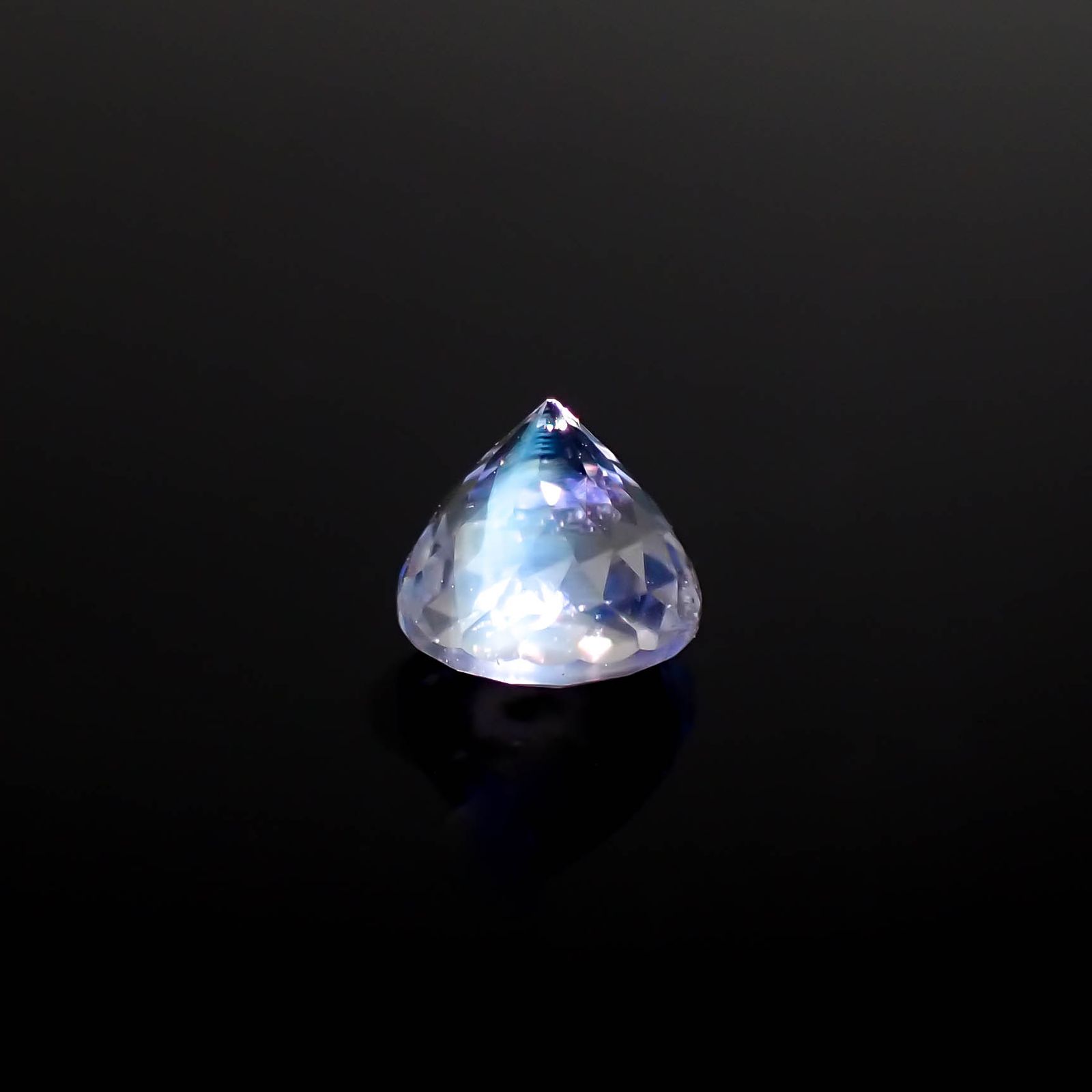 レインボームーンストーン ザンビア産 1.13ct[240326926]6.2x6.2mm前後