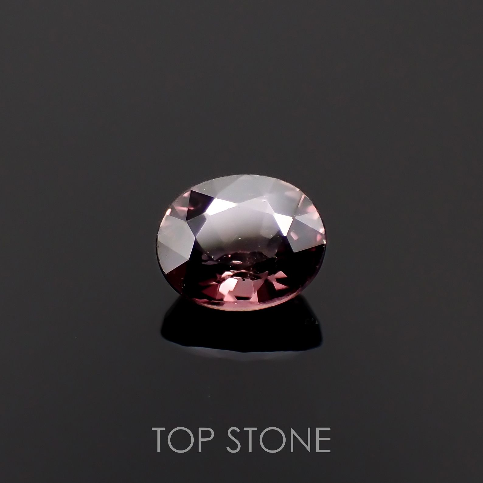 カラーチェンジサファイア非加熱(宝石名カラーチェンジ・サファイア)タンザニア産 0.62ct 識別済[230320838]5.2x4.2mm前後