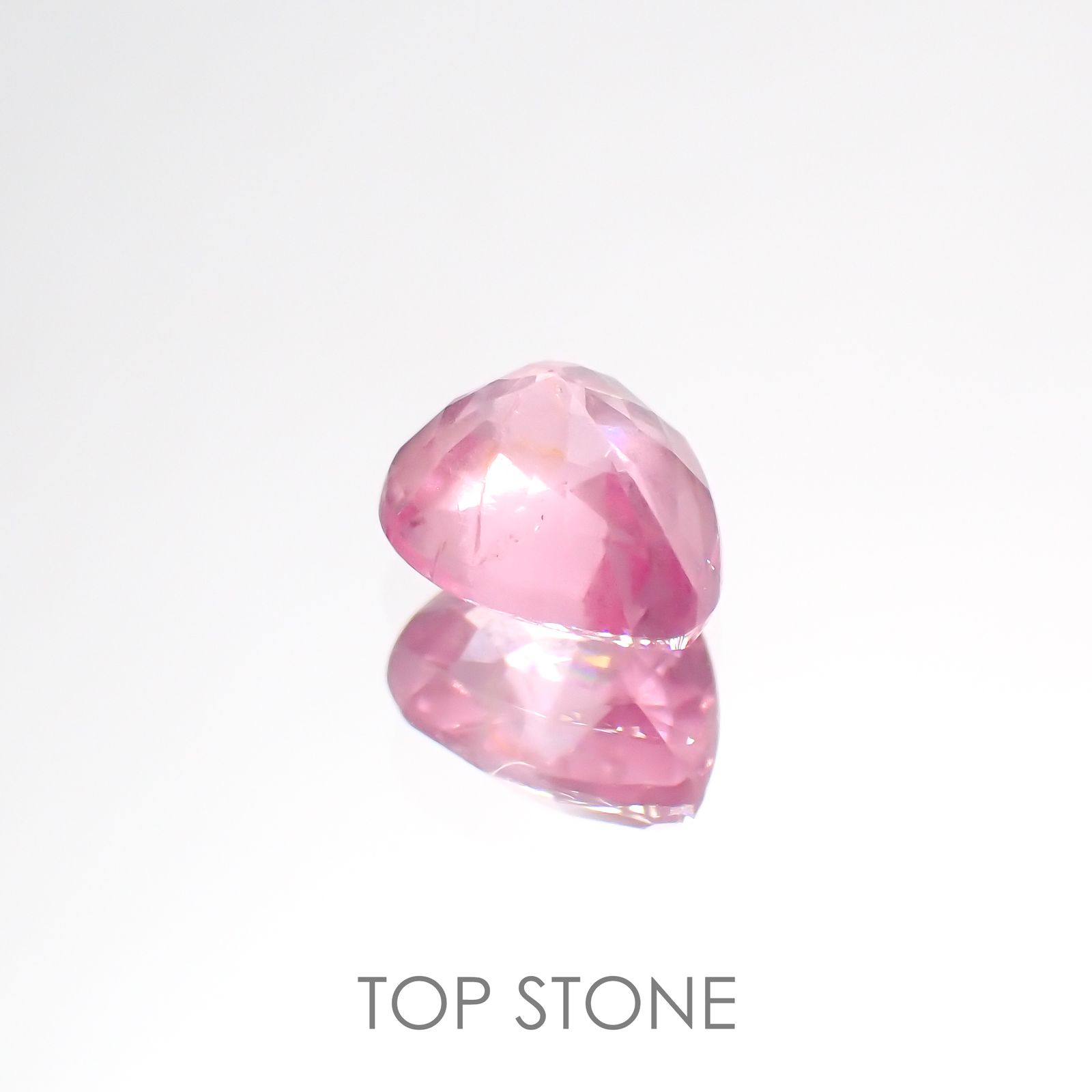 シルキーピンクスピネル(宝石名ピンク・スピネル)タンザニア産 0.98ct 識別済[220114136]6.7x5.5mm前後