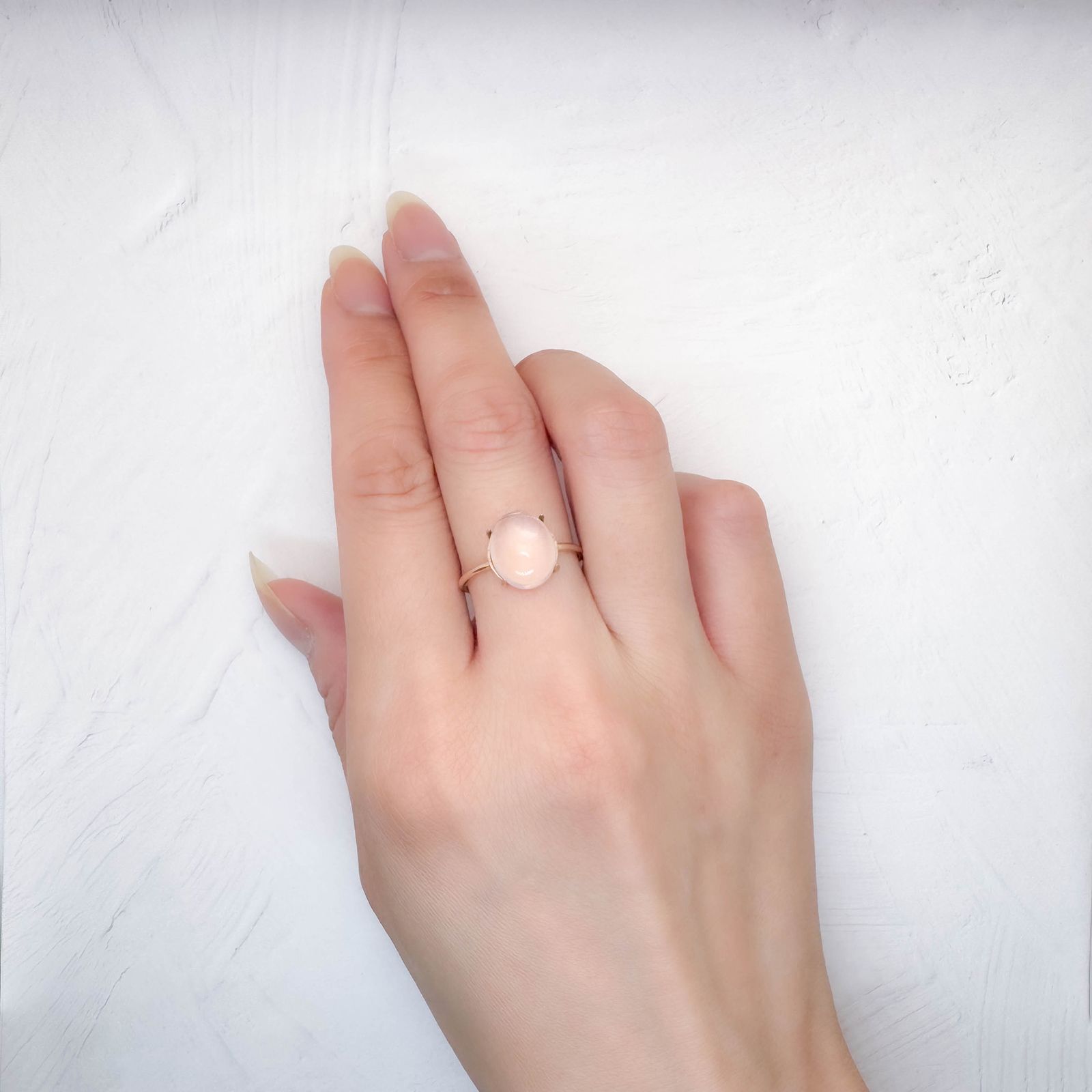 スターローズクォーツ マダガスカル産 3.33ct / 11.3x8.9mm前後 [250730818]