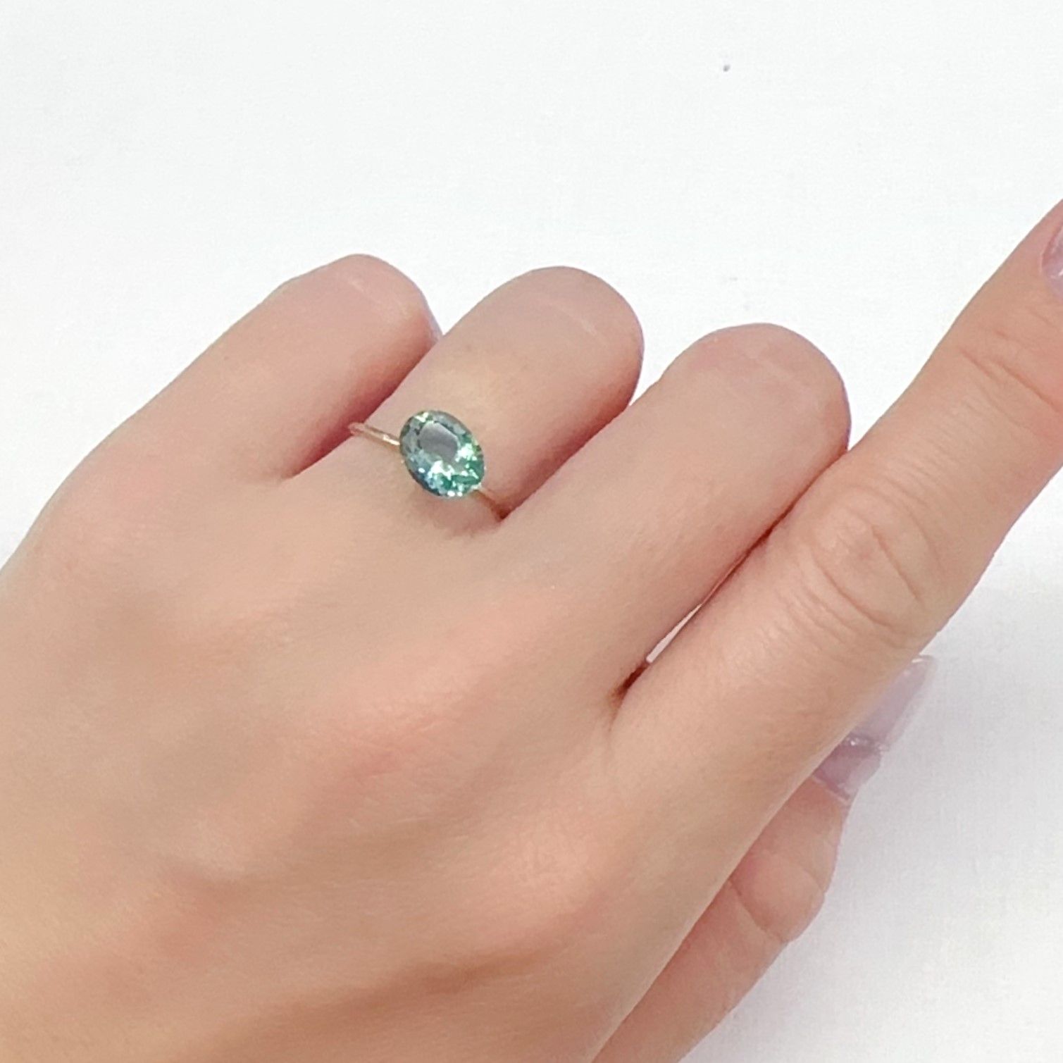 フローライト フルオレッセンス イギリス・ダイアナマリア鉱山産 1.70ct[240527702]8.5x6.6mm前後