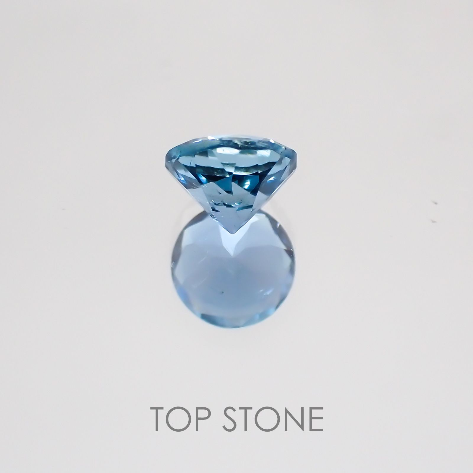 アクアマリン サンタマリアカラー(宝石名アクアマリン) モザンビーク産 0.55ct 識別済[20002607]5.4×5.4mm前後