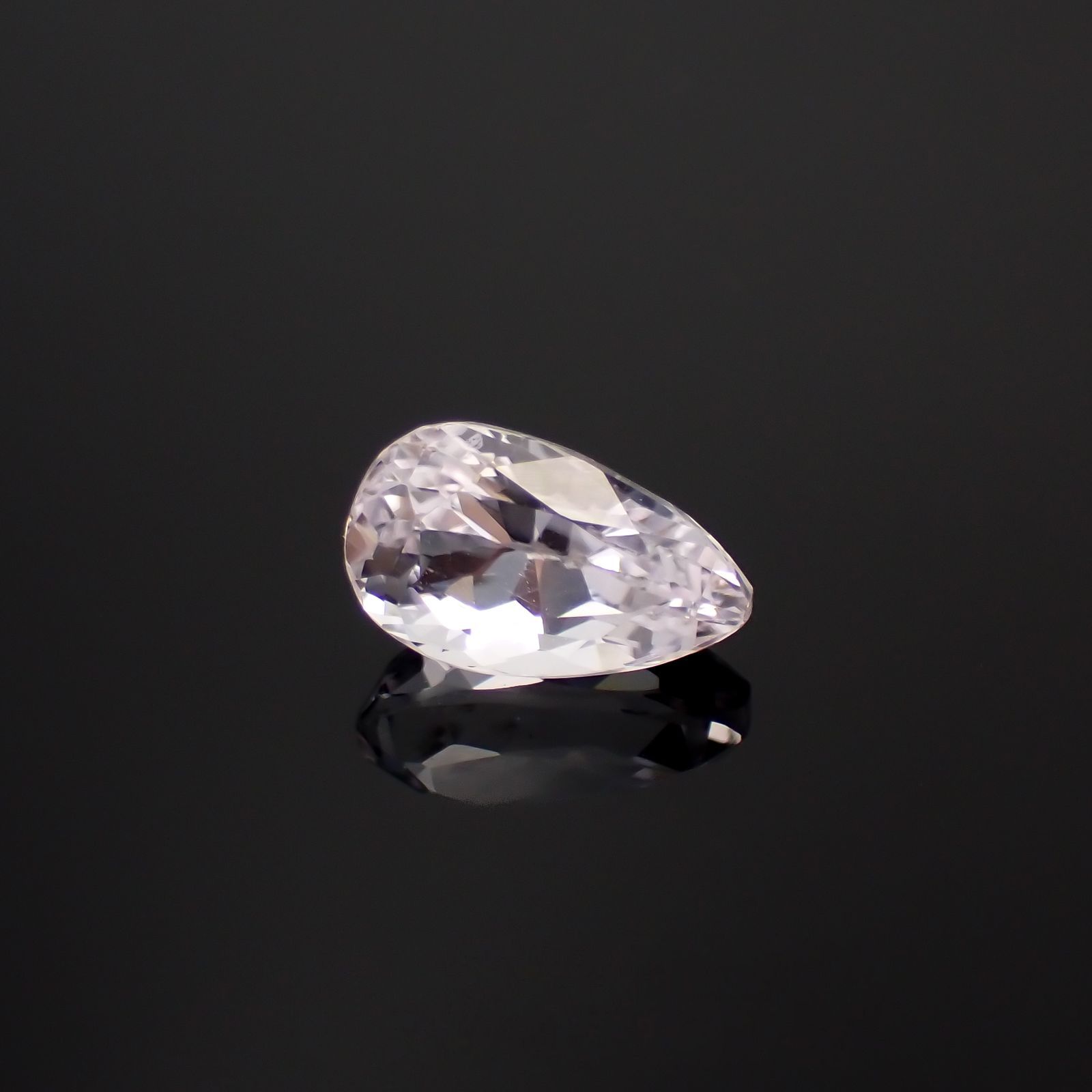 クンツァイト アフガニスタン産 2.39ct[240219610]10.3x6.1mm前後