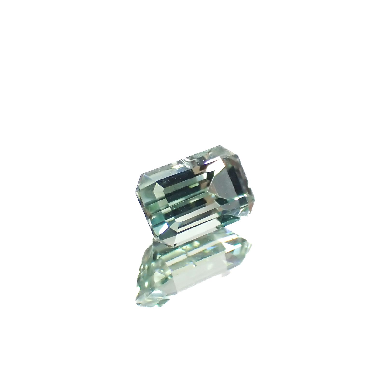 バナジウムコーネルピン(宝石名コーネルピン)タンザニア産 0.59ct 識別済[240326555]6x3.7mm前後