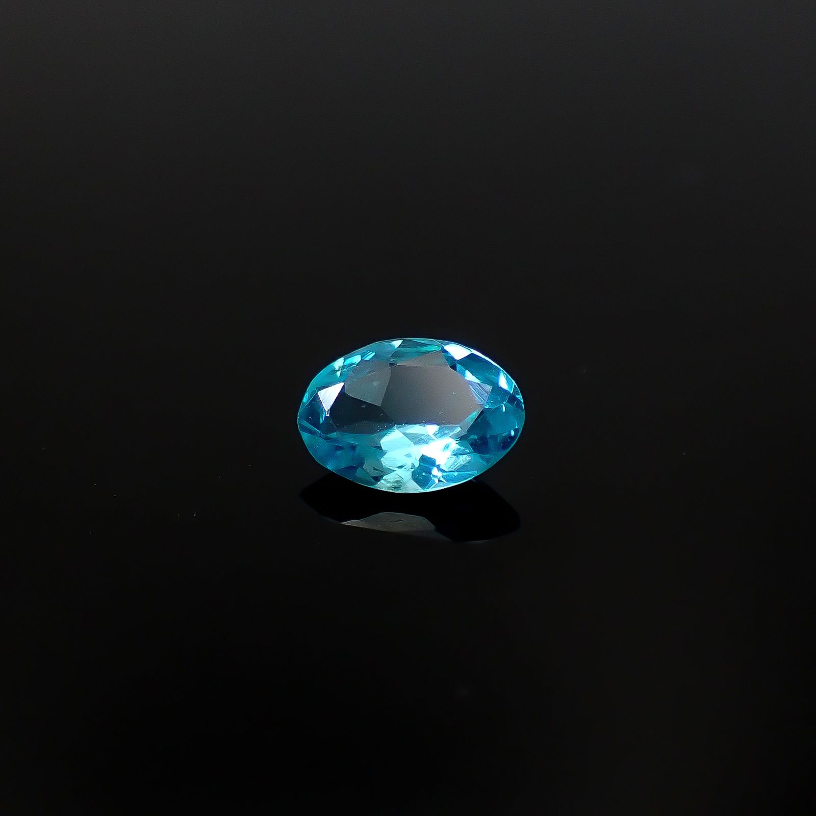 アパタイト(宝石名アパタイト)ブラジル産 0.64ct 識別済[230522007]6.9x5mm前後