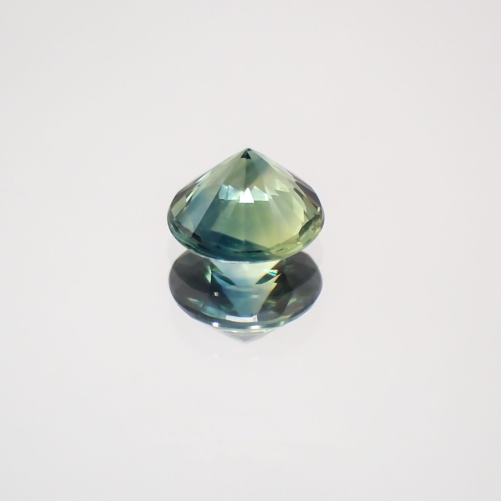 モンタナサファイア アメリカ産 ルース 0.33ct[210410614]4.2×4.2mm前後