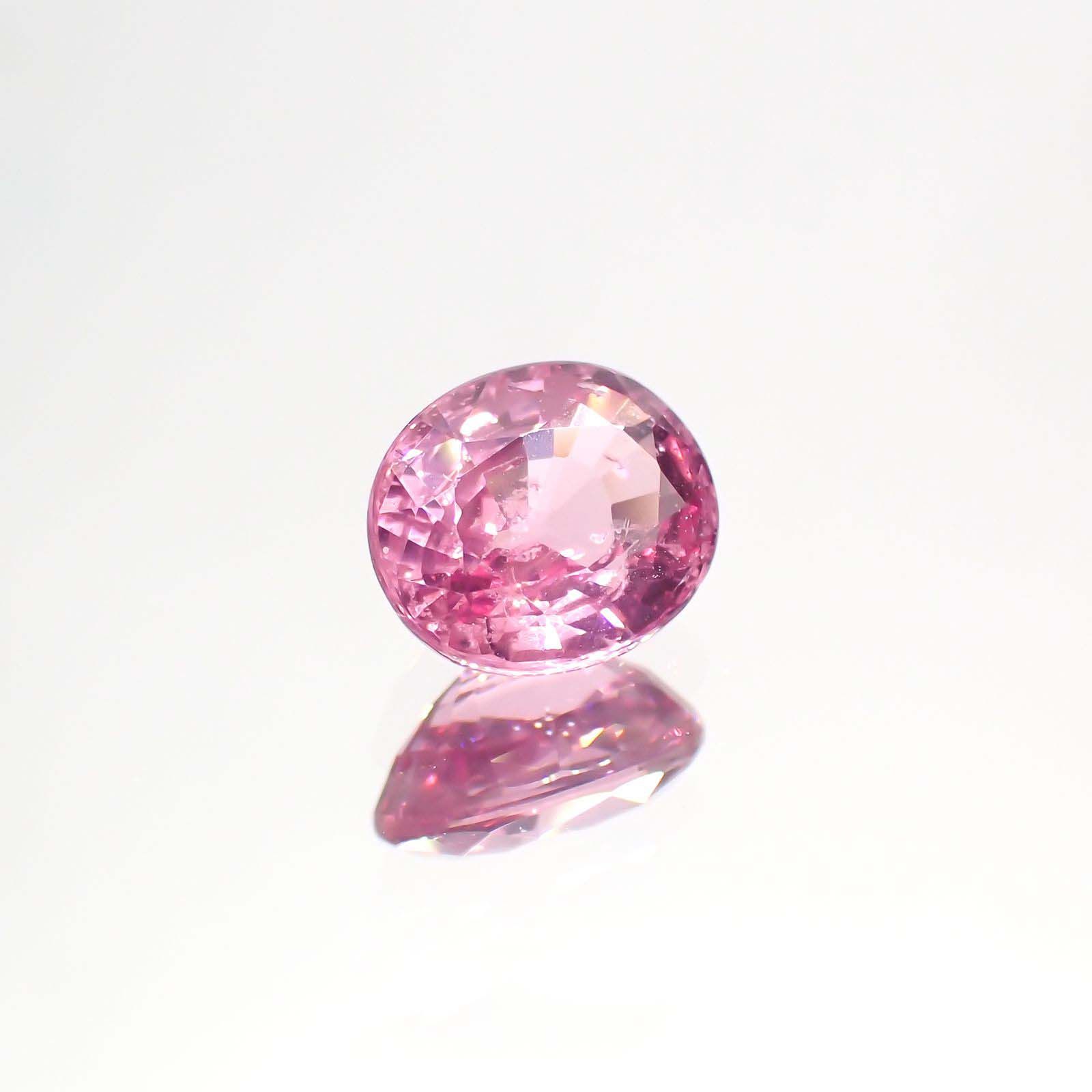 ピンクスピネル(宝石名ピンク・スピネル)タンザニア産 1.214ct ソ付(彩珠)[230722572]6.9x5.8mm前後