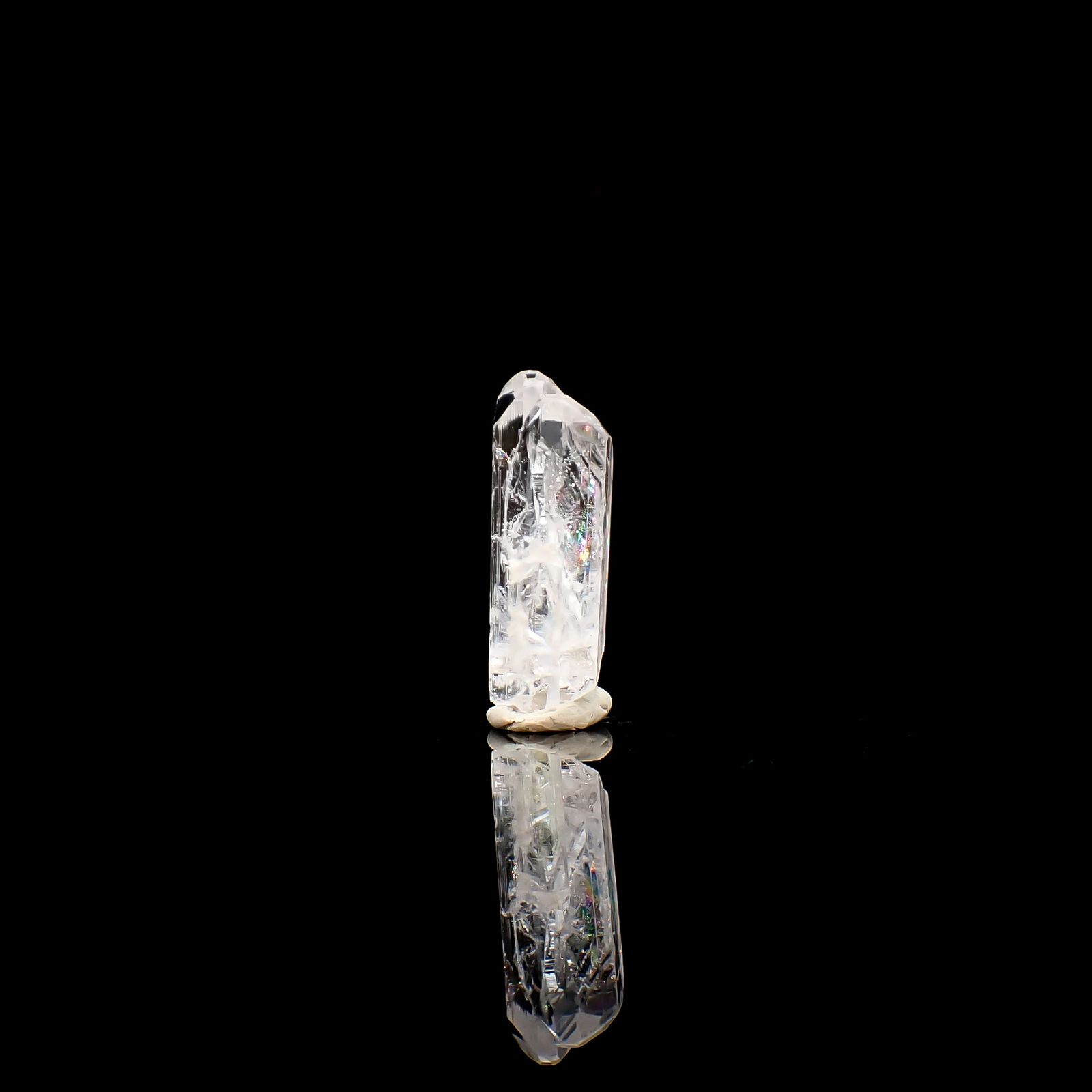 ダンビュライト原石 メキシコ産 9.96ct / 21.6x6.9mm前後 [260532171]