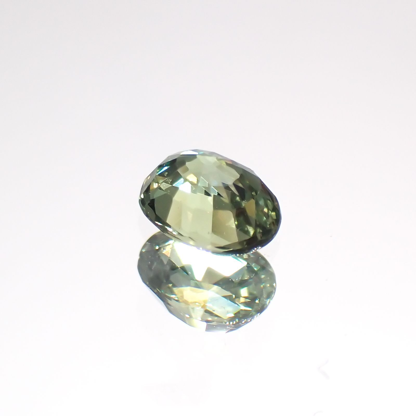 グリーンクリソベリル(宝石名クリソベリル)スリランカ/マダガスカル産 0.33ct 識別済[220114476]4.5x3.4mm前後