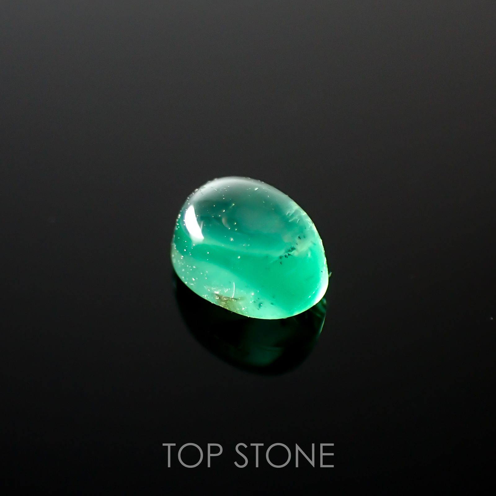 エメラルドキャッツアイ(宝石名エメラルド)コロンビア産 0.39ct 識別済[220115182]4.9x3.5mm前後