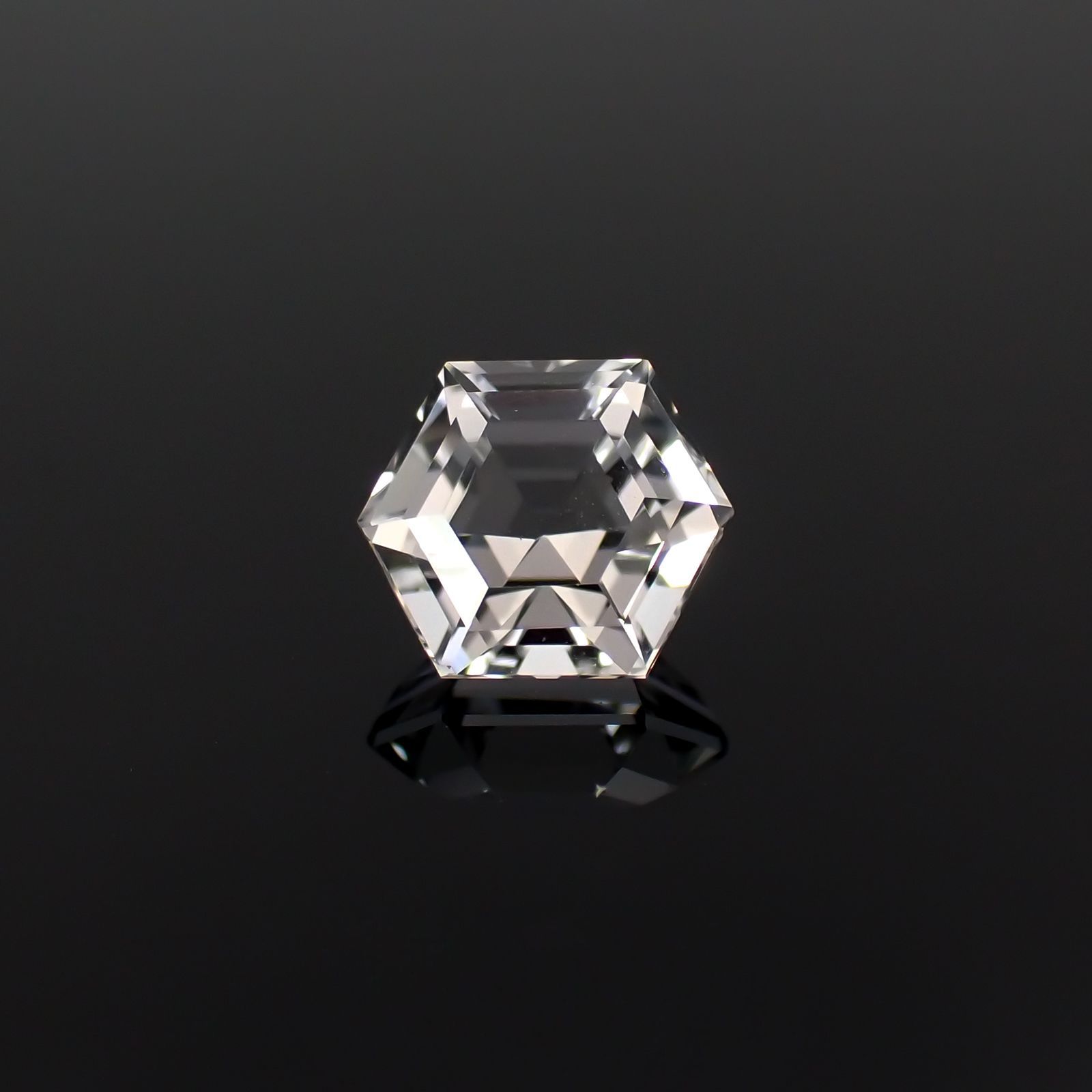 ◇ヘキサゴンカット◇レムリアンシードクリスタル(保証シール付き) ブラジル産 0.87ct[221018286]5.9x5.8mm前後
