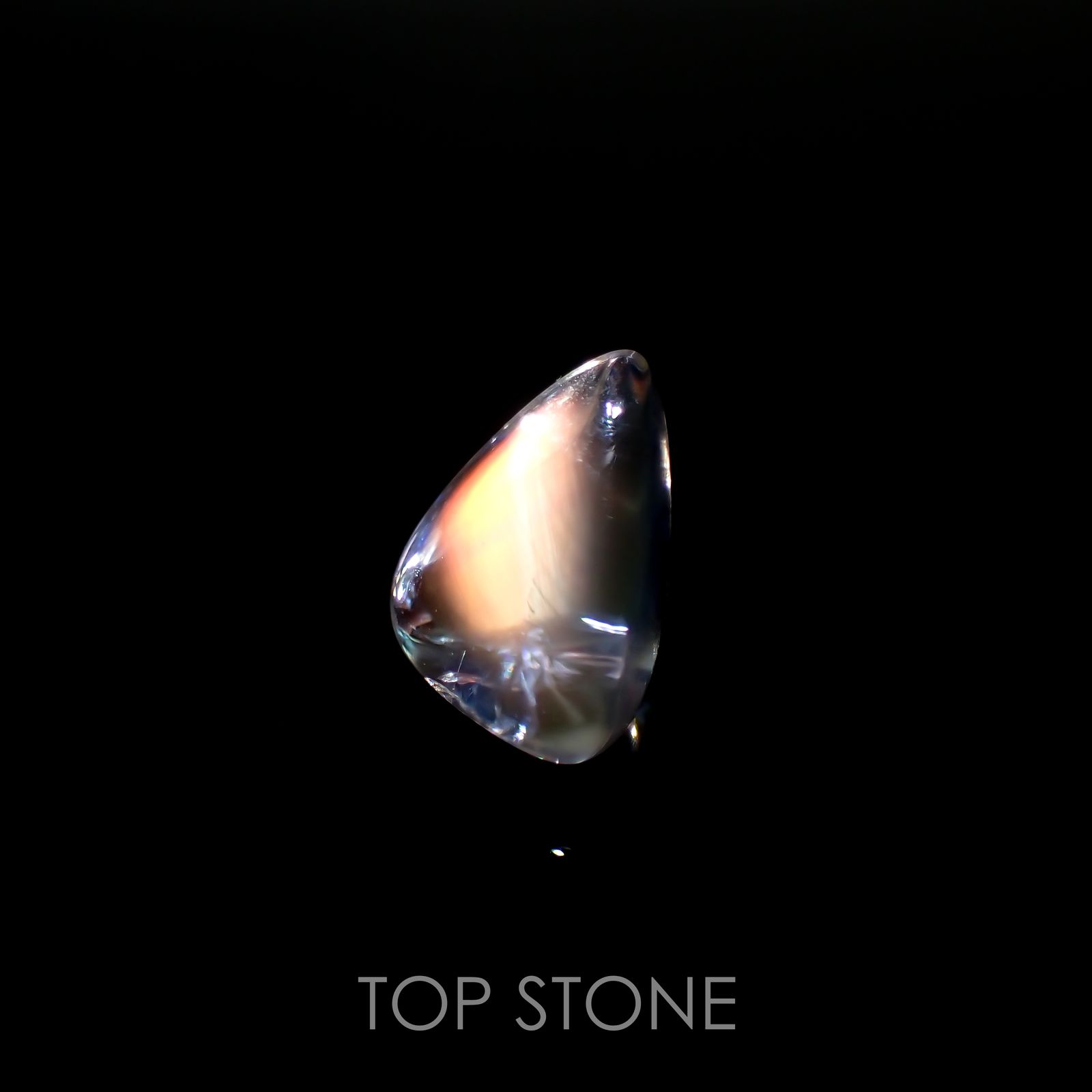 ◇バフカット◇レインボームーンストーン(宝石名ラブラドライト) マダガスカル産 1.390ct ソ付(彩珠)[210711646]8×6.1mm前後