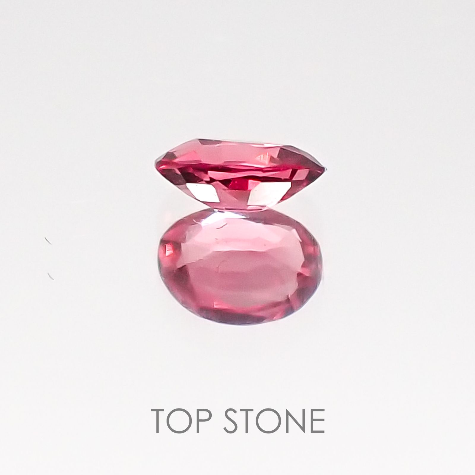 レッドスピネル タンザニア産 ルース 0.16ct[20117694]4.1×3mm前後