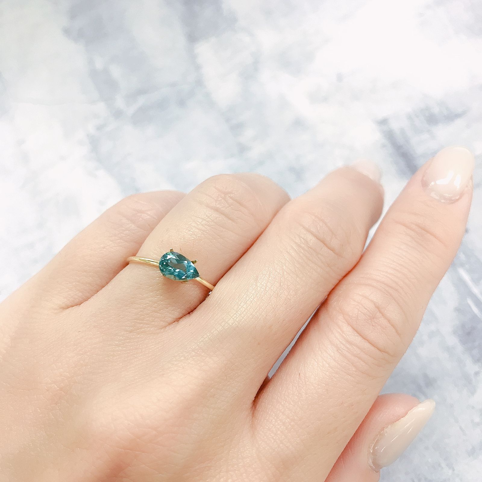 ブルーグリーンアパタイト(宝石名アパタイト)マダガスカル産 0.68ct 識別済[220515941]7.1x4.4mm前後