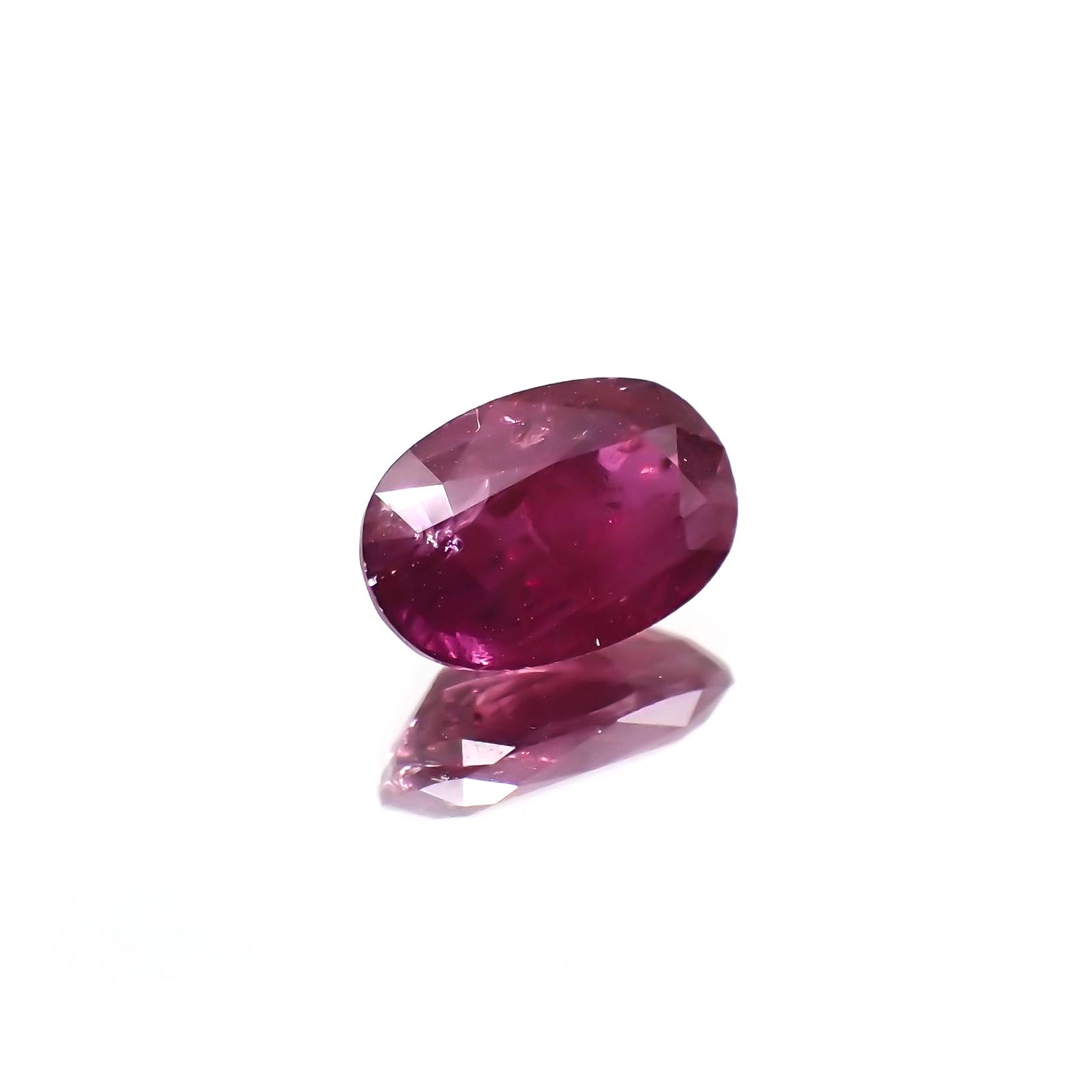 パープルサファイア(宝石名パープル・サファイア) カシミール地方産 1.633ct ソ付(彩珠)[210310235]8.4×5.6mm前後