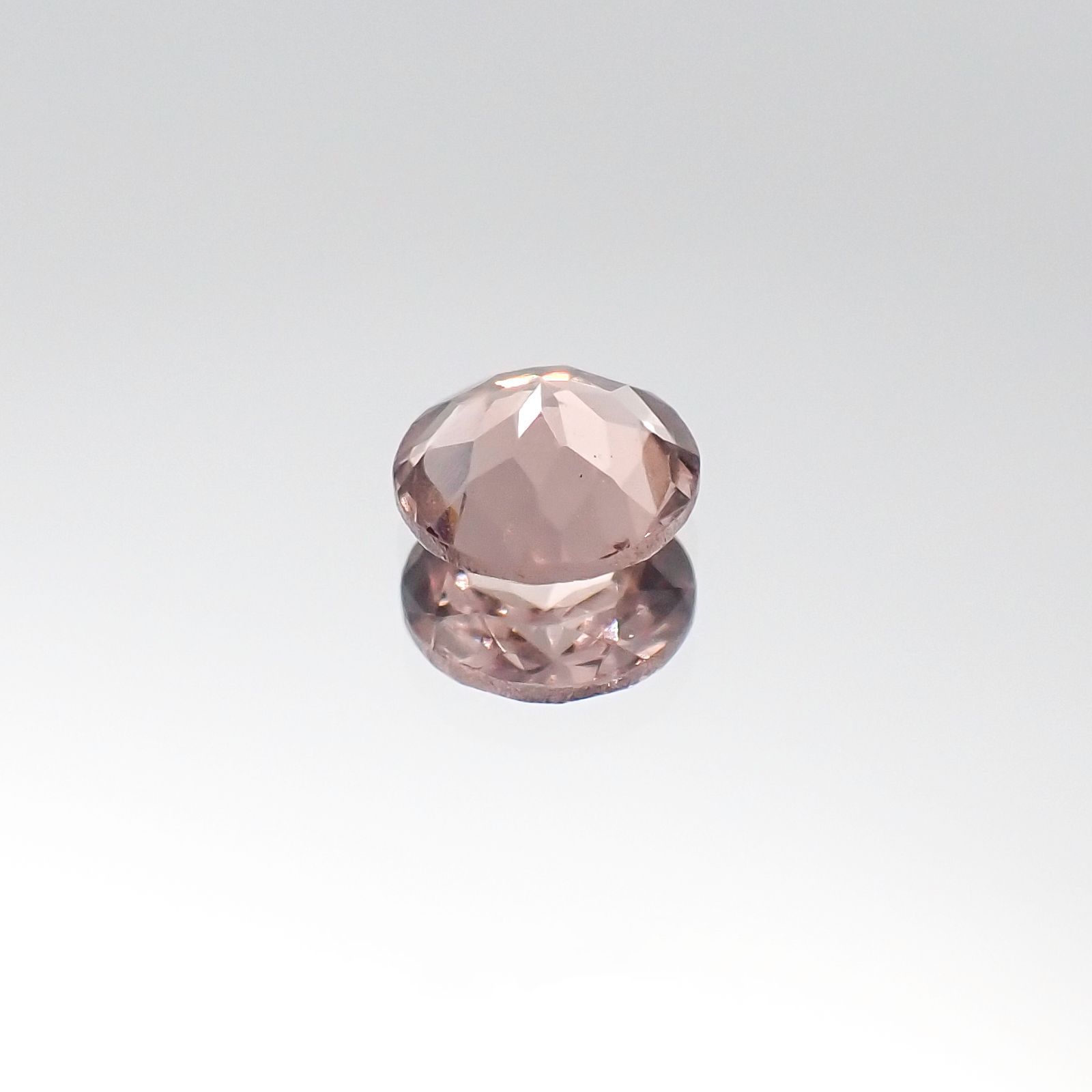 カラーシフトマラヤガーネット(宝石名ガーネット)タンザニア・マヘンゲ産 0.65ct 識別済[230823056]5.2x5.2mm前後