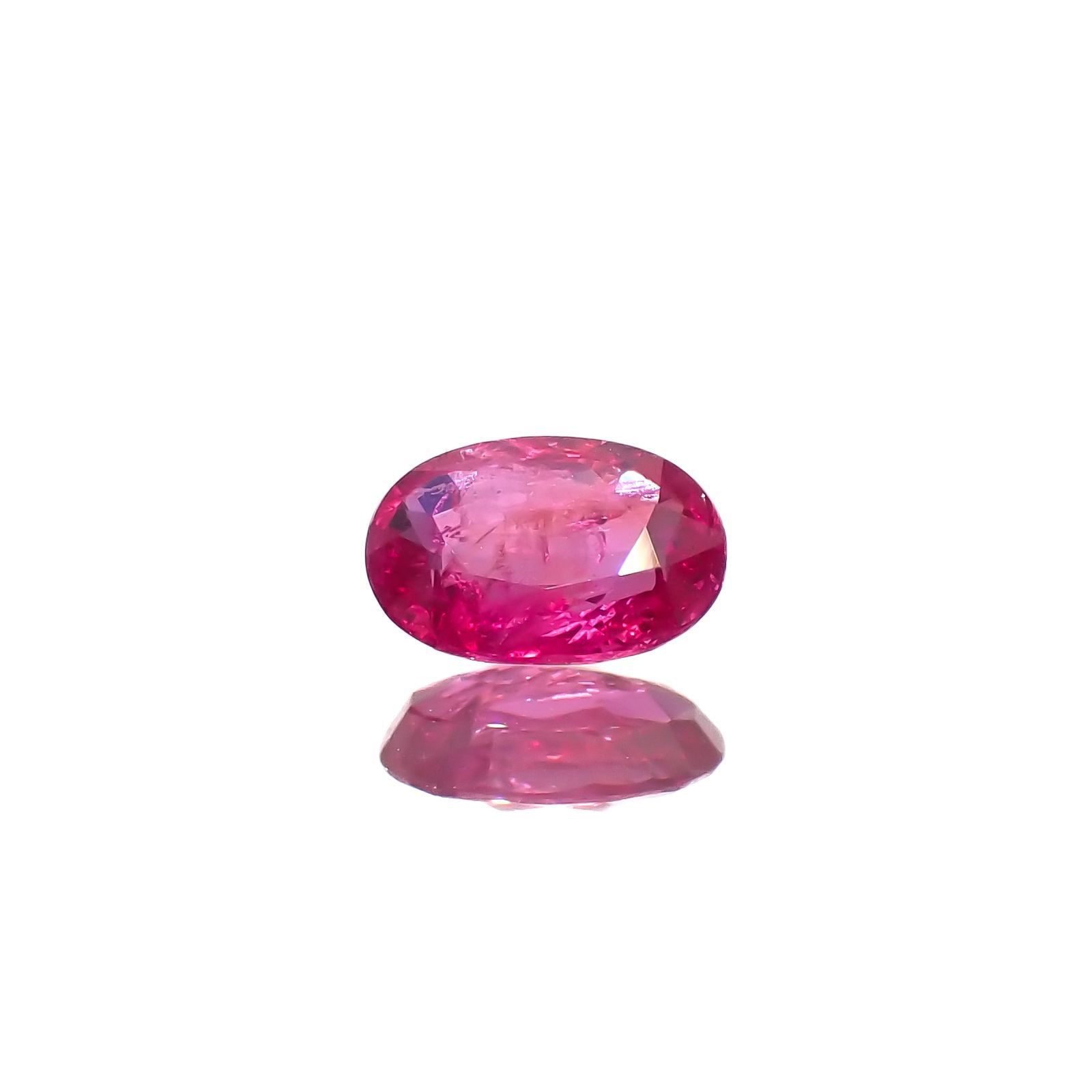 ルビー(宝石名ルビー)モザンビーク産 0.61ct 識別済[220616140]6x4.1mm前後