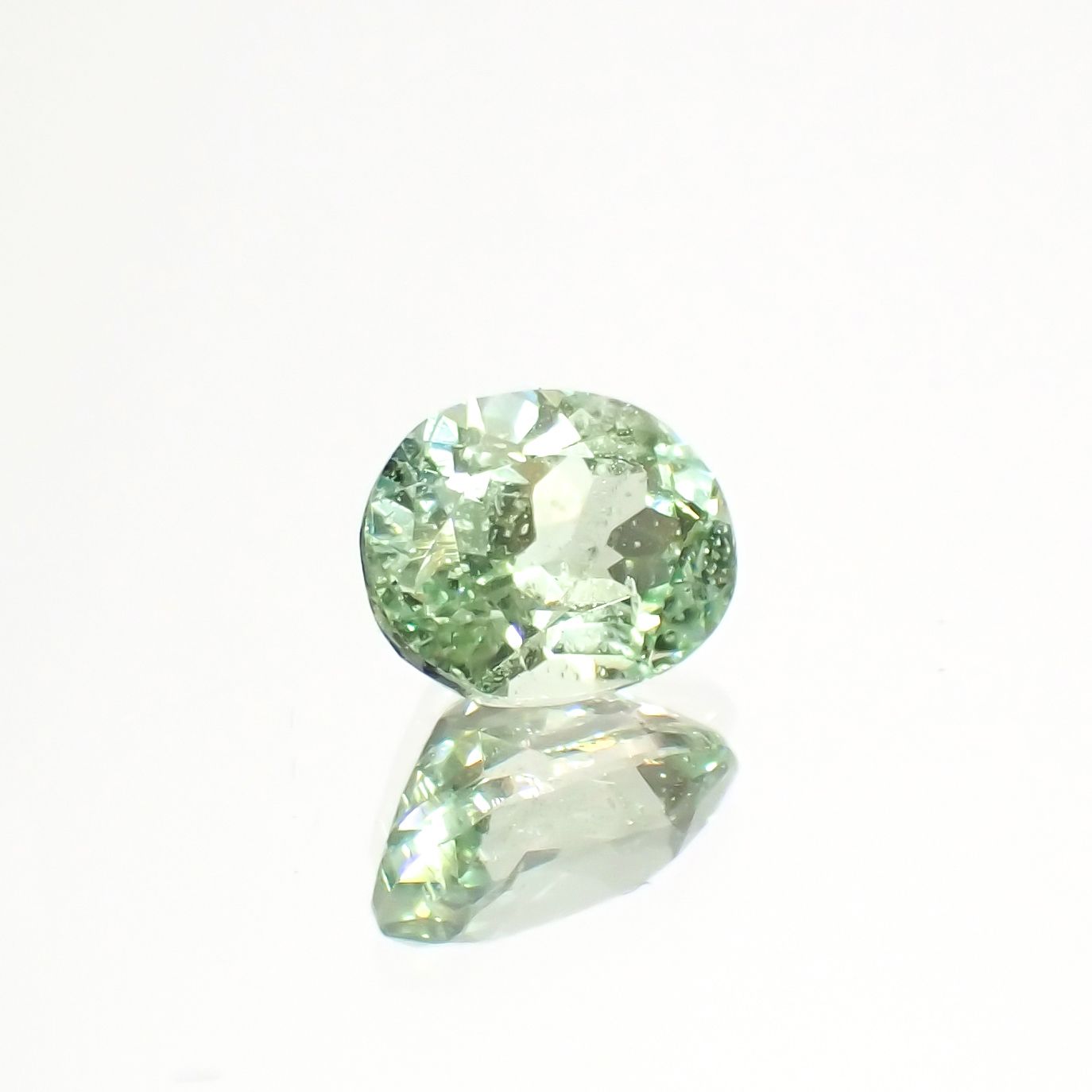 バナジウムコーネルピン(宝石名コーネルピン)タンザニア・タンガ州産 0.55ct 識別済[230521916]5.6x4.3mm前後