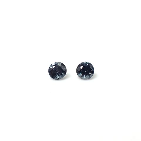 ◇ペアセット◇ベキリーブルーガーネット（カラーチェンジガーネット アレキタイプ） マダガスカル・ベキリー産 0.14ct / 2.4x2.4mm前後 [251231549]