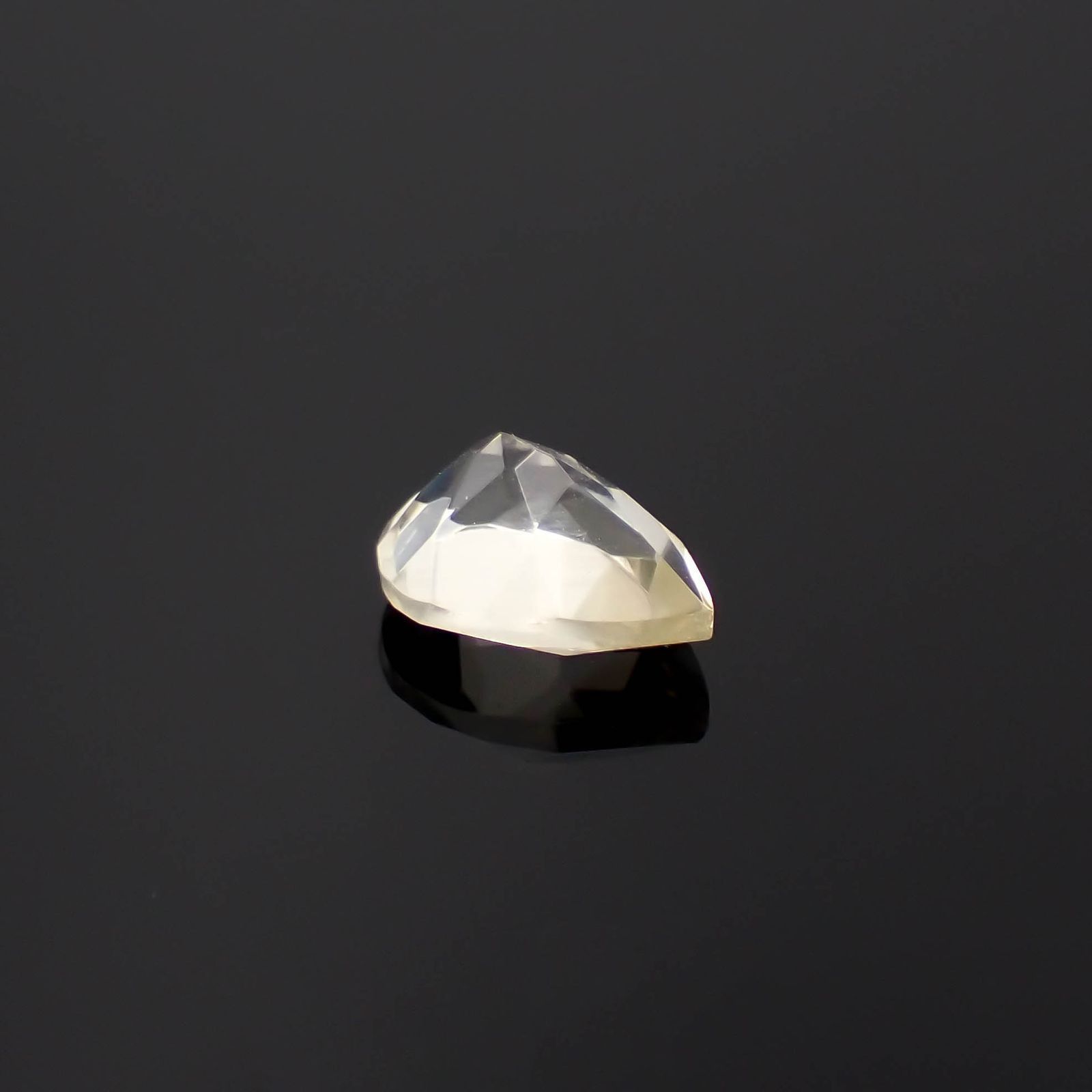 ゴールデンラブラドライト メキシコ産 1.19ct / 8.1x6.3mm前後 [251220367]