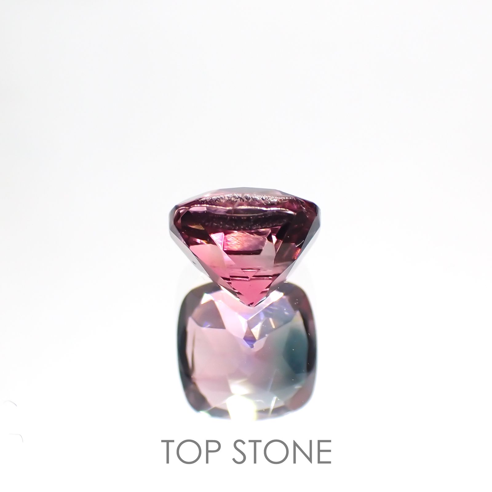 バイカラートルマリン(宝石名バイカラー・トルマリン) コンゴ民主共和国産 1.689ct ソ付(彩珠)[211013608]7×7mm前後