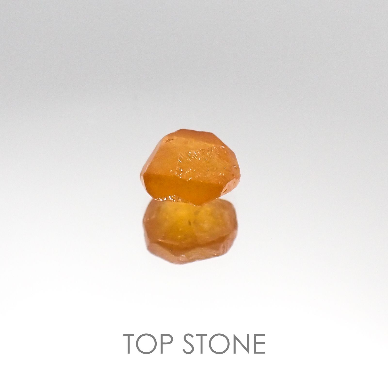 スペサルティンガーネット マンダリンオレンジカラー タンザニア産 原石・結晶 1.18ct[20095411]6×5mm前後