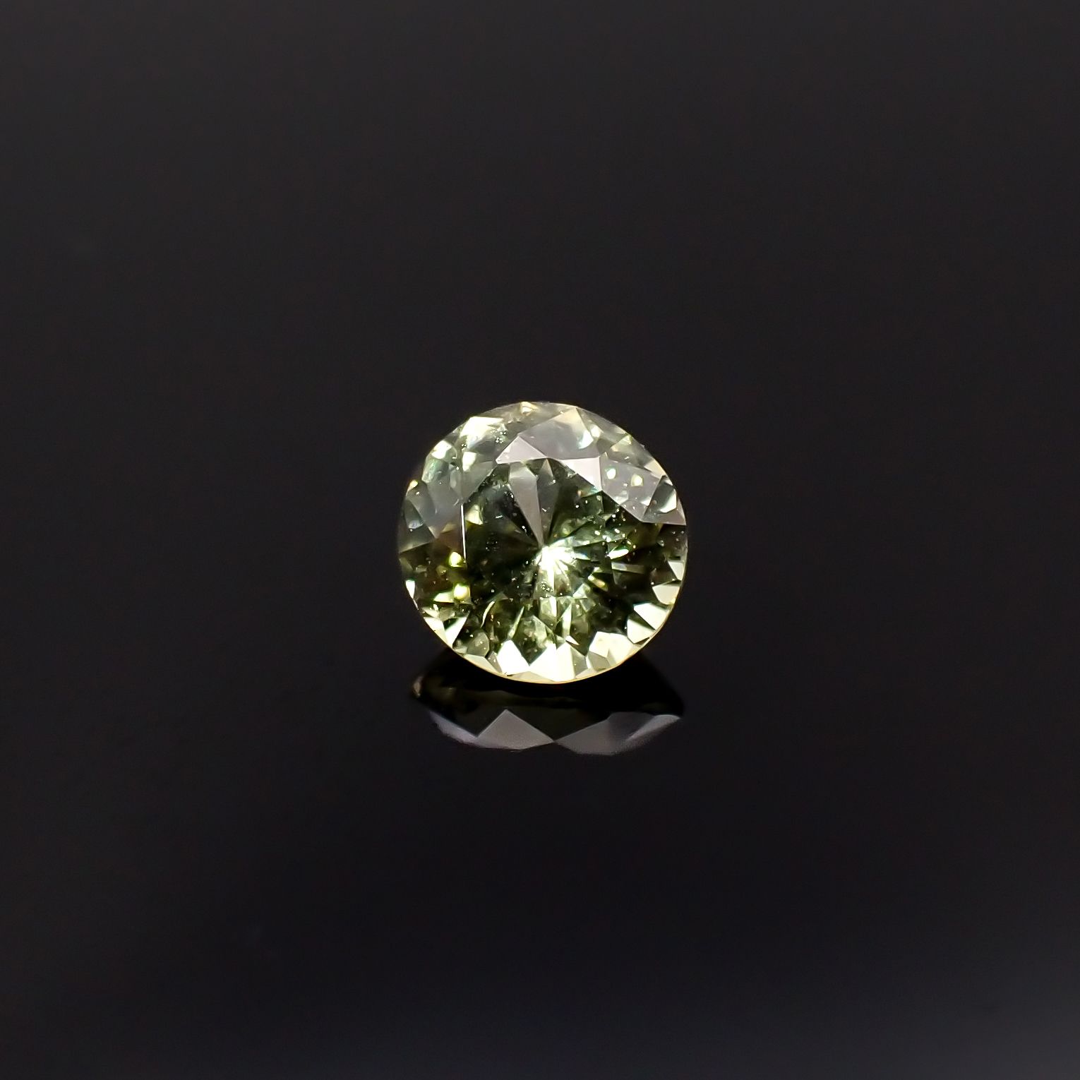 グリーンクリソベリル(宝石名クリソベリル)スリランカ/マダガスカル産 0.36ct 識別済[231225023]4.3x4.2mm前後
