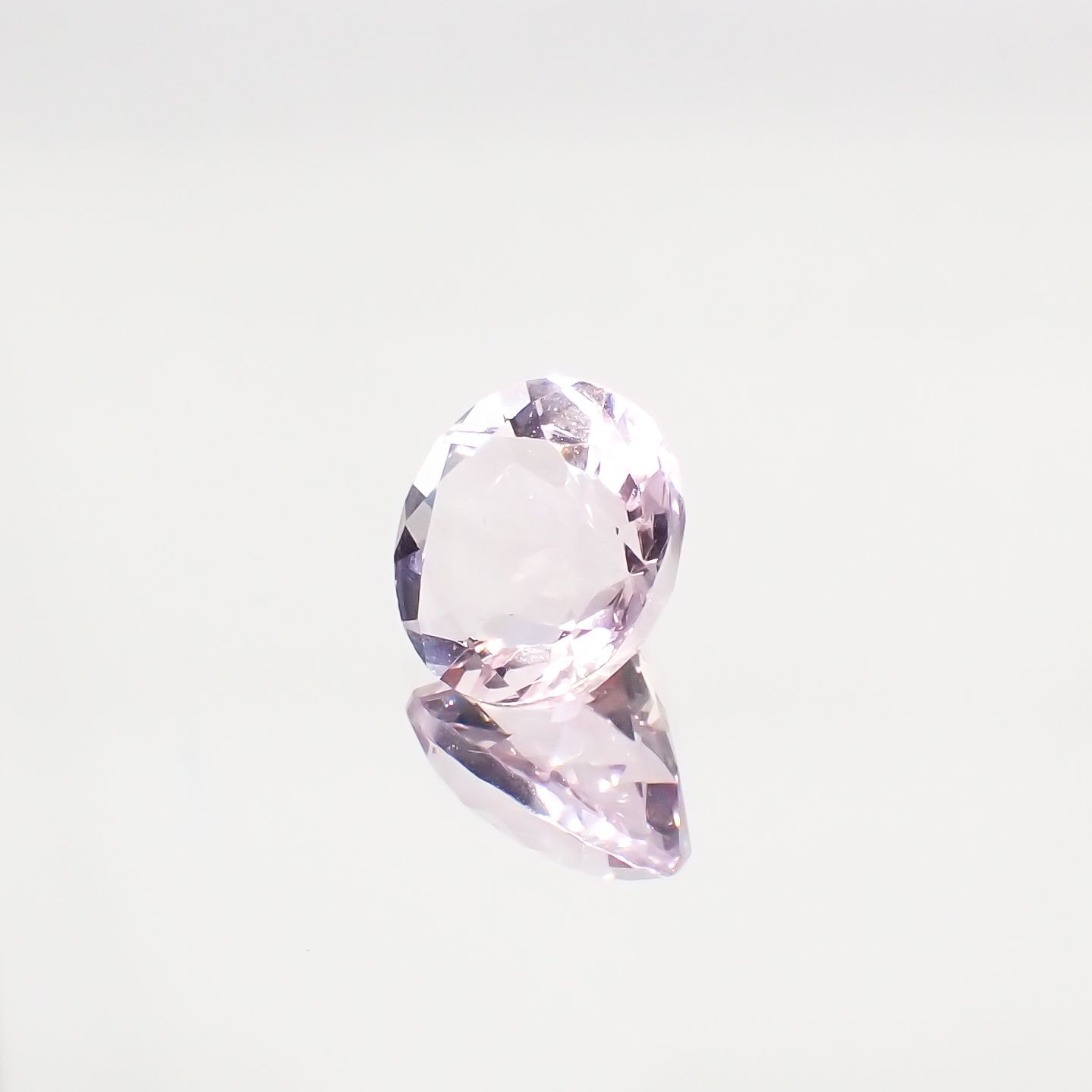 ピンクフローライト(宝石名フルオライト)ブラジル産 4.22ct 識別済[220115137]10x10mm前後