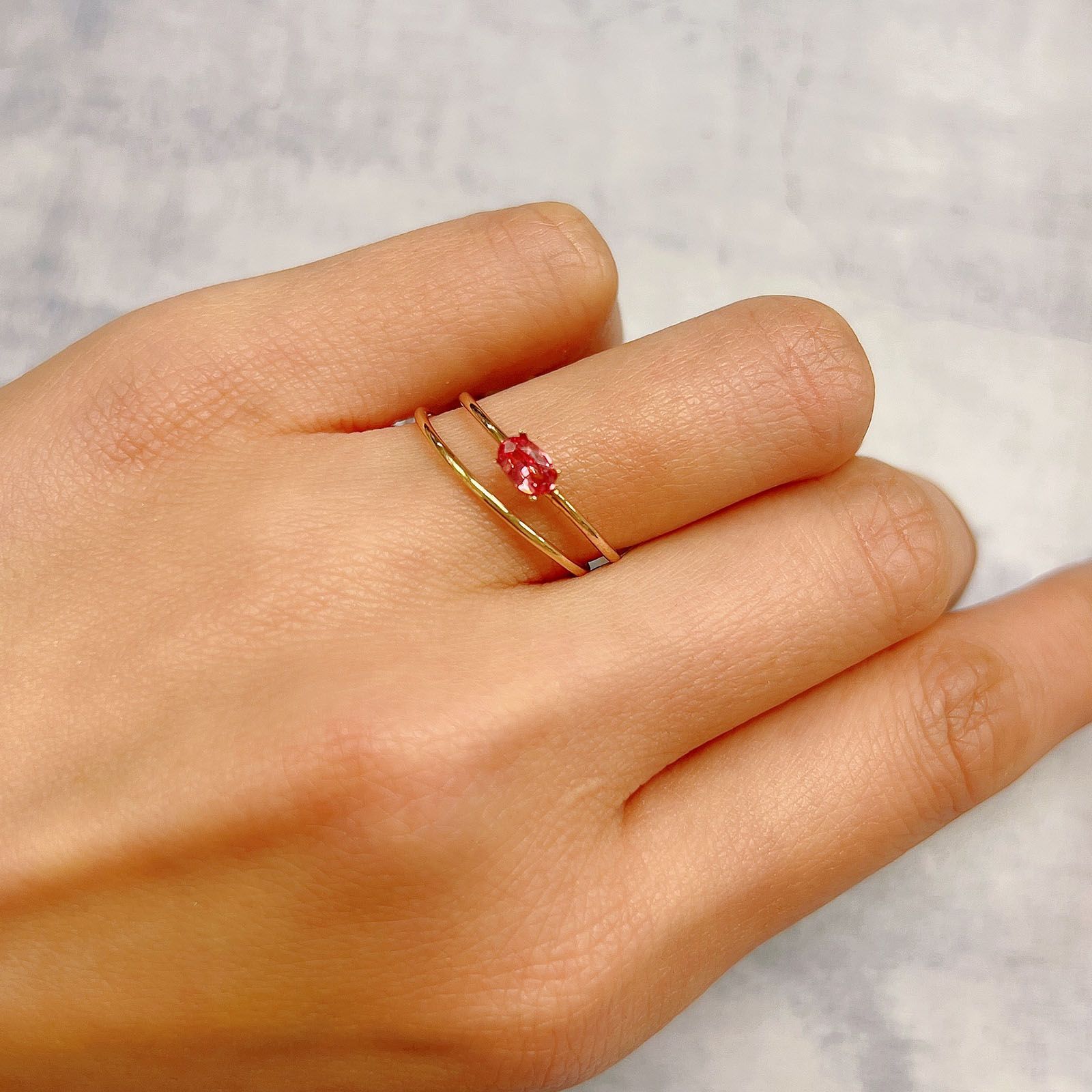ホットピンクスピネル(宝石名ピンク・スピネル)タンザニア産 0.27ct 識別済[220113914]5.1x3.3mm前後