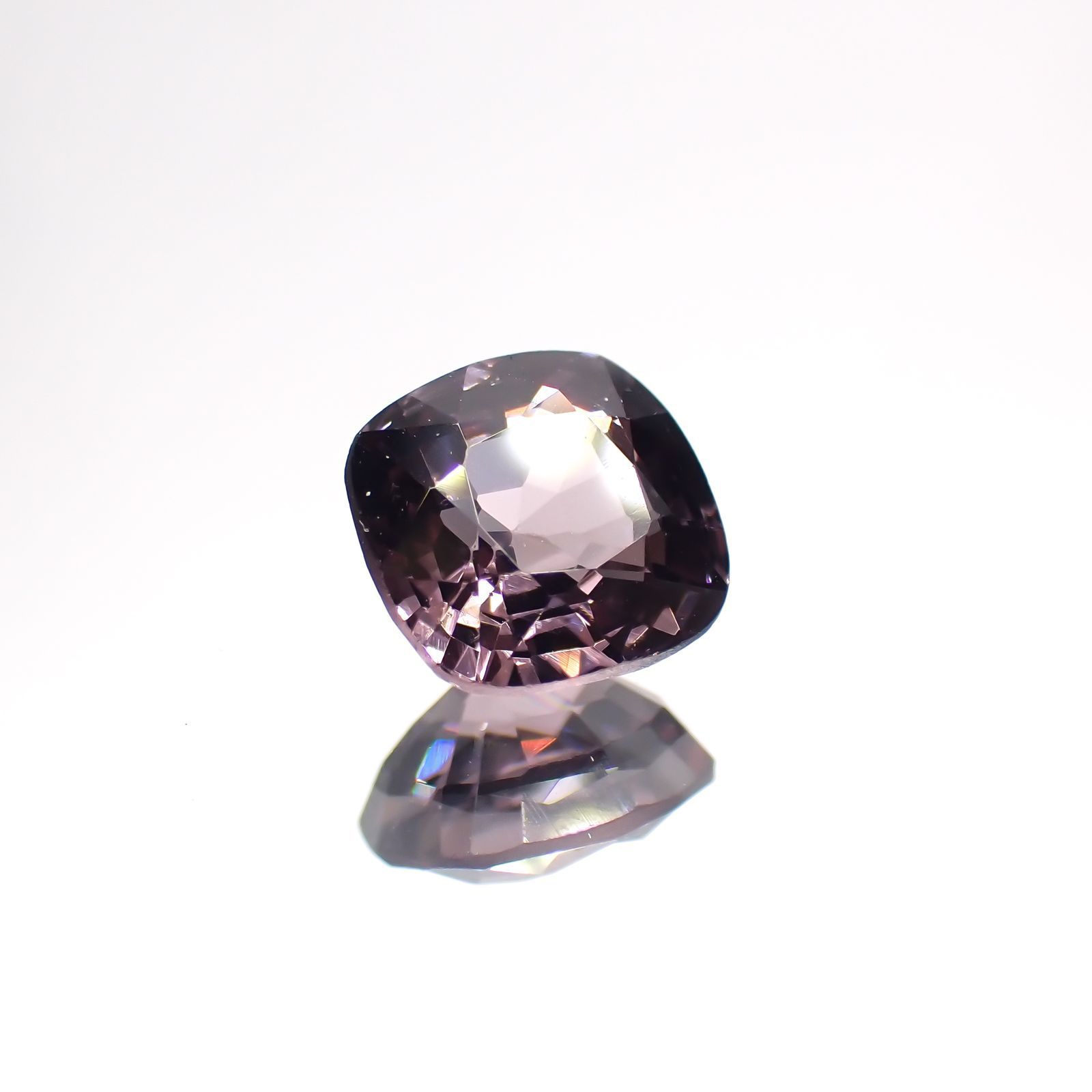 パープルスピネル(宝石名スピネル)ビルマ産 1.41ct 識別済[231124302]6.7x6.5mm前後