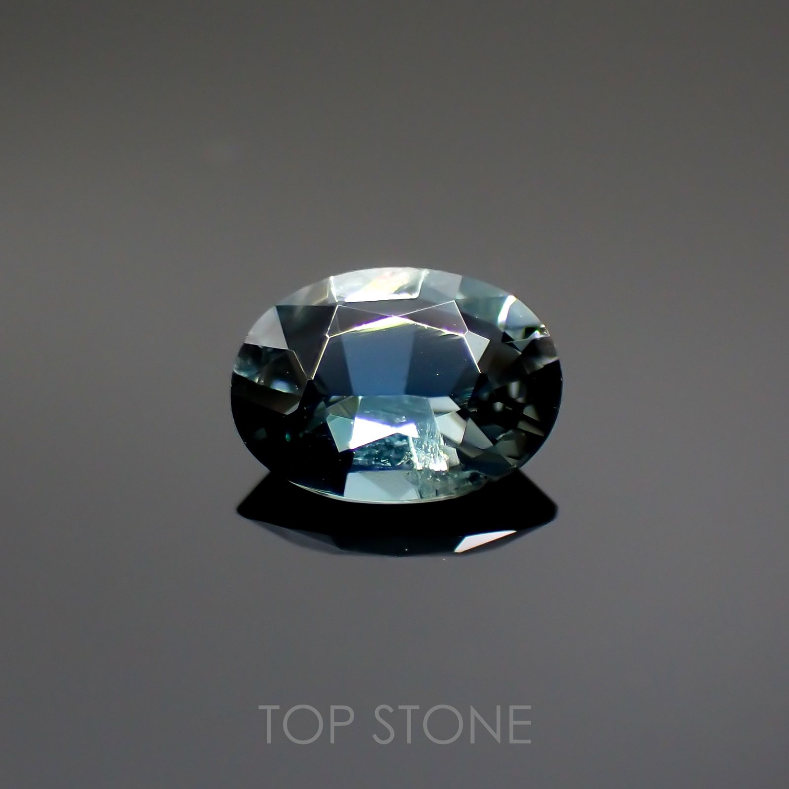 サファリン(宝石名サフィリン) スリランカ産 0.404ct ソ付(彩珠)[21019625]5.7×4.1mm前後