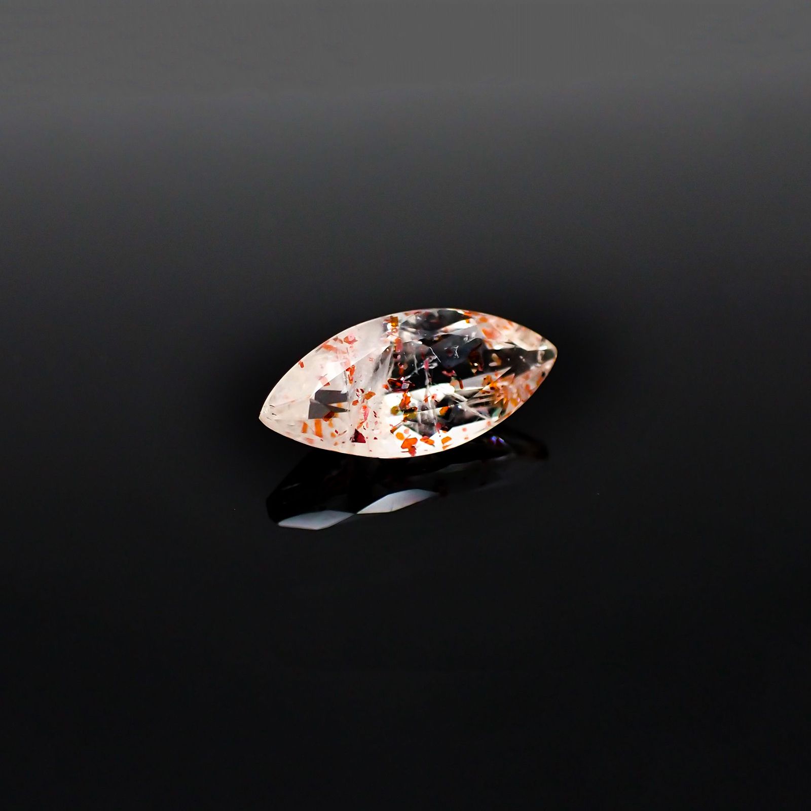 イリュージョンサンストーン(宝石名フェルドスパー) タンザニア産 1.74ct 識別済[210310194]12.6×5.9mm前後