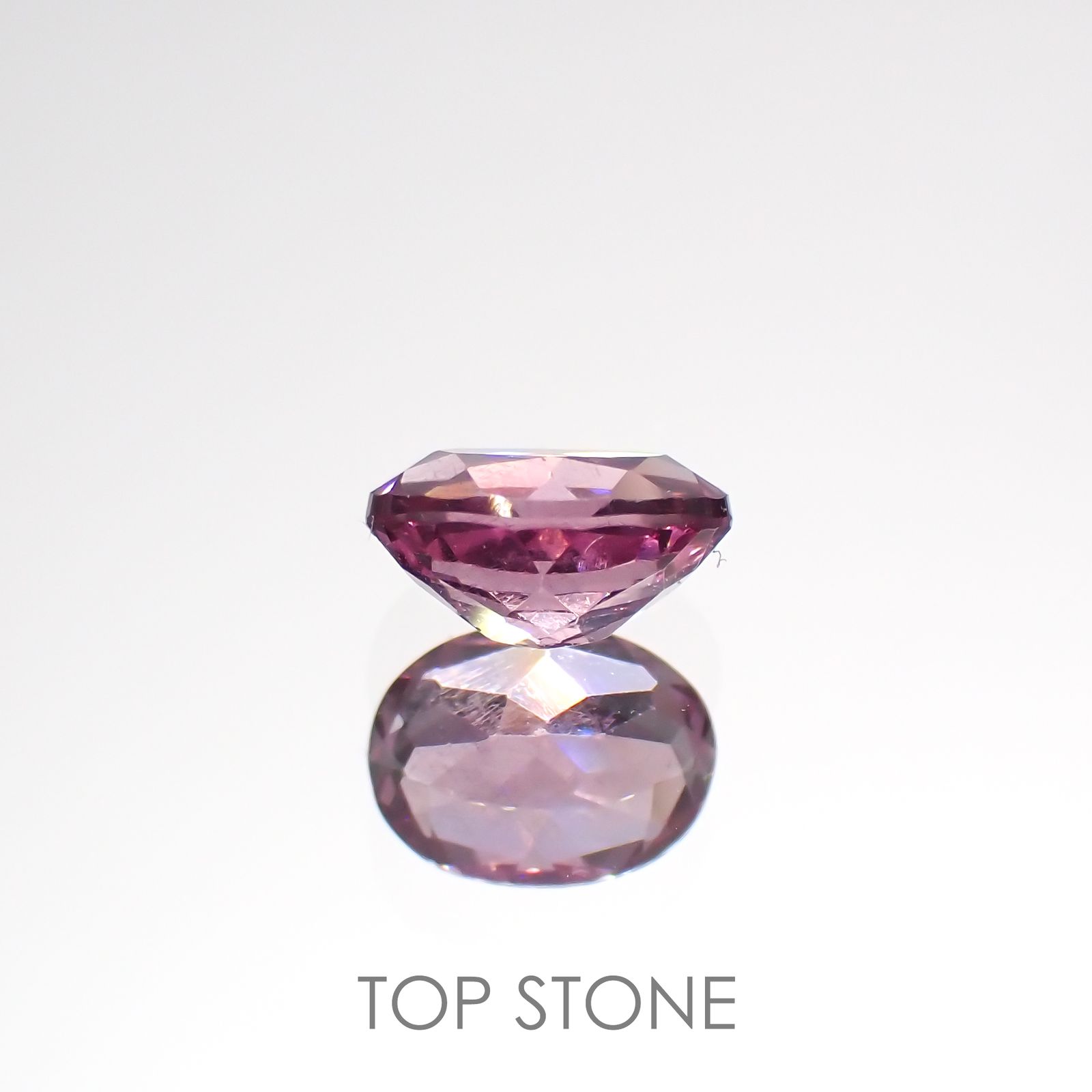 カラーシフトマラヤガーネット(宝石名ガーネット)タンザニア産 0.76ct 識別済[220115006]6x4.6mm前後