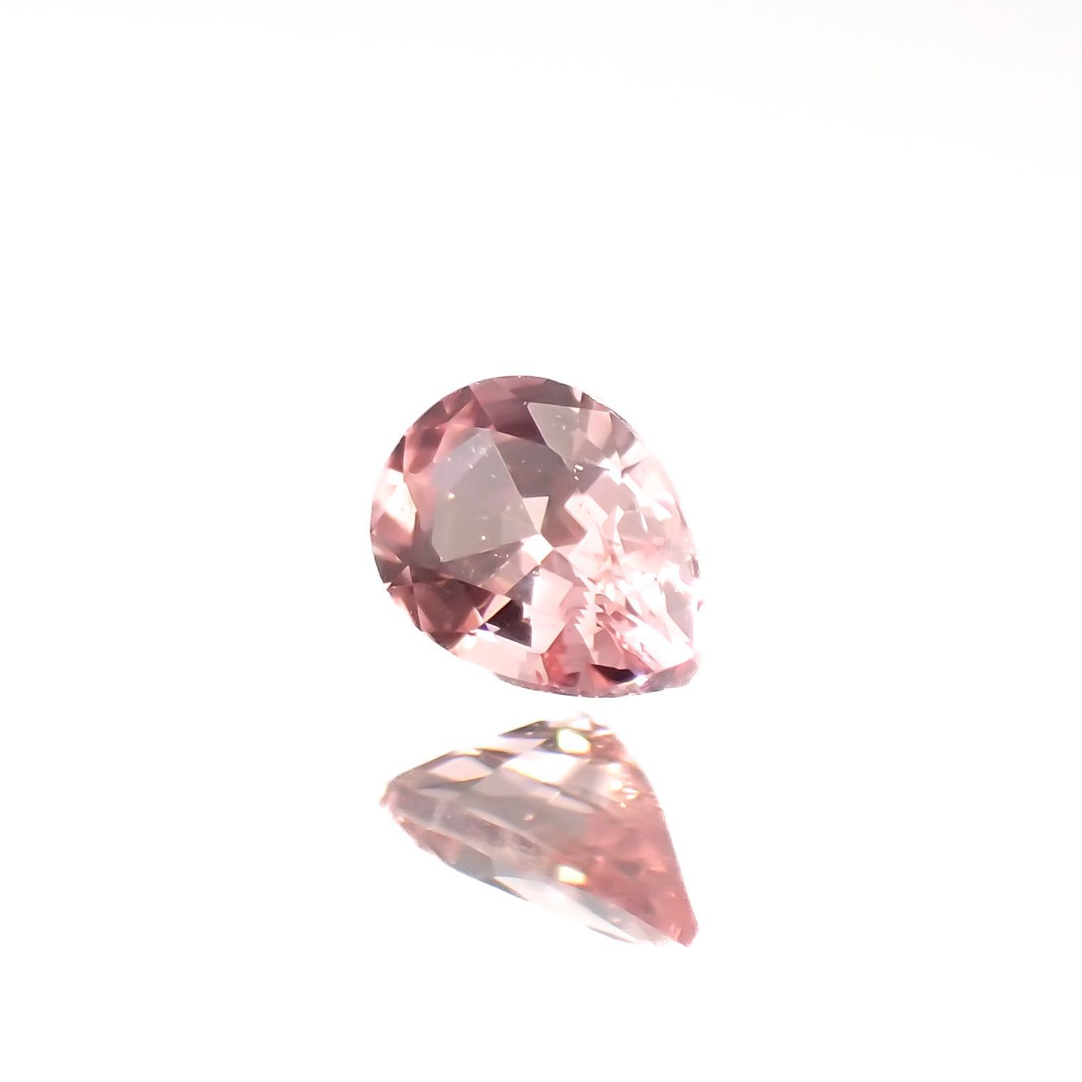 パパラチャサファイア(宝石名サファイア/別名パパラチャ・サファイア)スリランカ産 0.068ct ソ付(日独)[221219640]3.02x2.11mm前後