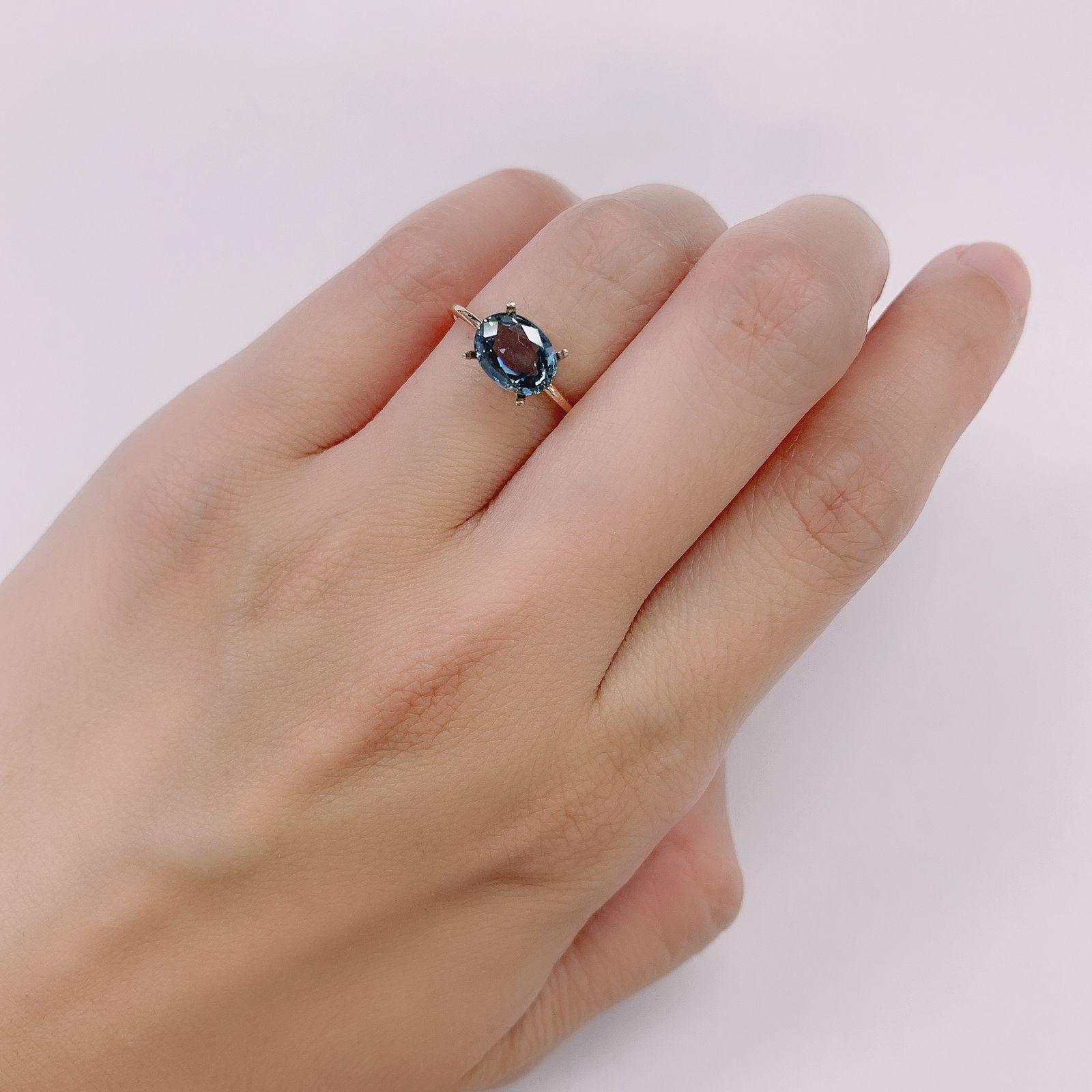 バイカラーサファイア(宝石名サファイア) マダガスカル/スリランカ産 1.617ct ソ付(彩珠)[210912479]7.9×6mm前後