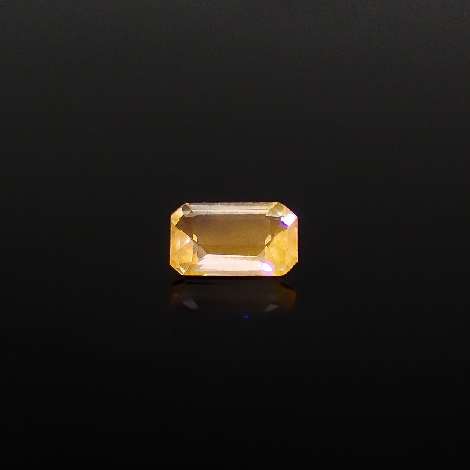 テネブレッセンススキャポライト アフガニスタン産 0.22ct / 5x3mm前後 [260432041]