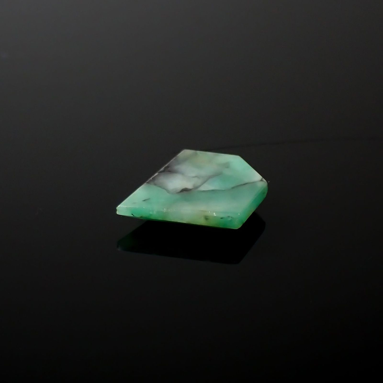 ◇カスタムカット◇エメラルド ブラジル産 1.49ct / 11.3x9.7mm前後 [240326484]