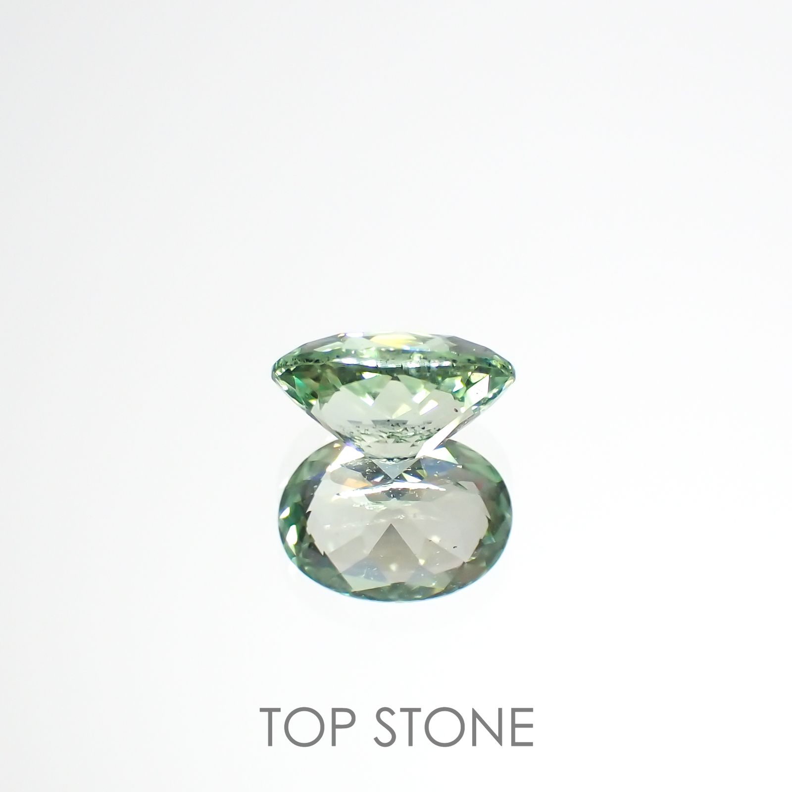 バナジウムコーネルピン(宝石名コーネルピン)タンザニア・タンガ州産 0.63ct 識別済[220716760]6.4x4.7mm前後