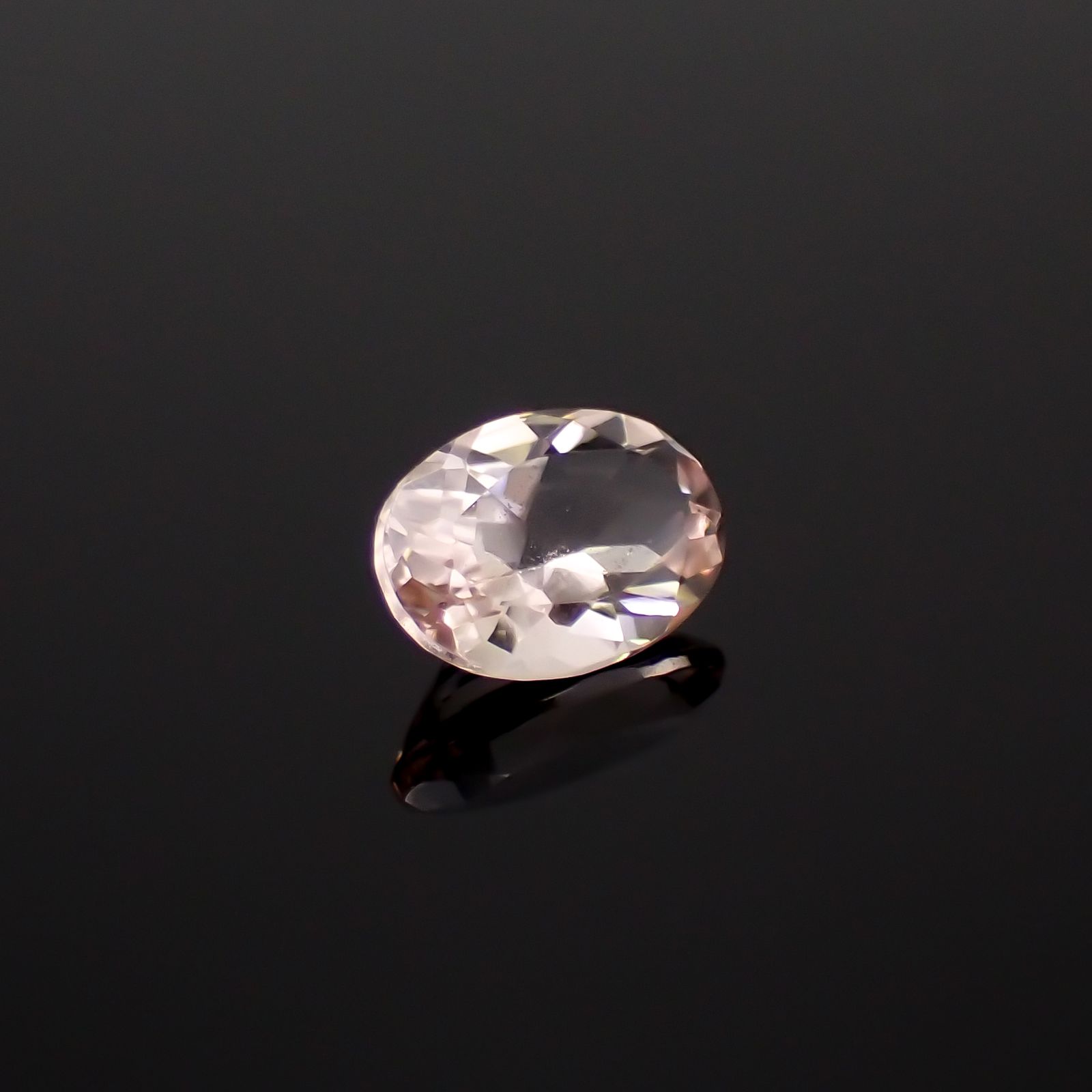 モルガナイト(宝石名モルガナイト)ナイジェリア産 0.71ct 識別済[230321165]7x5mm前後