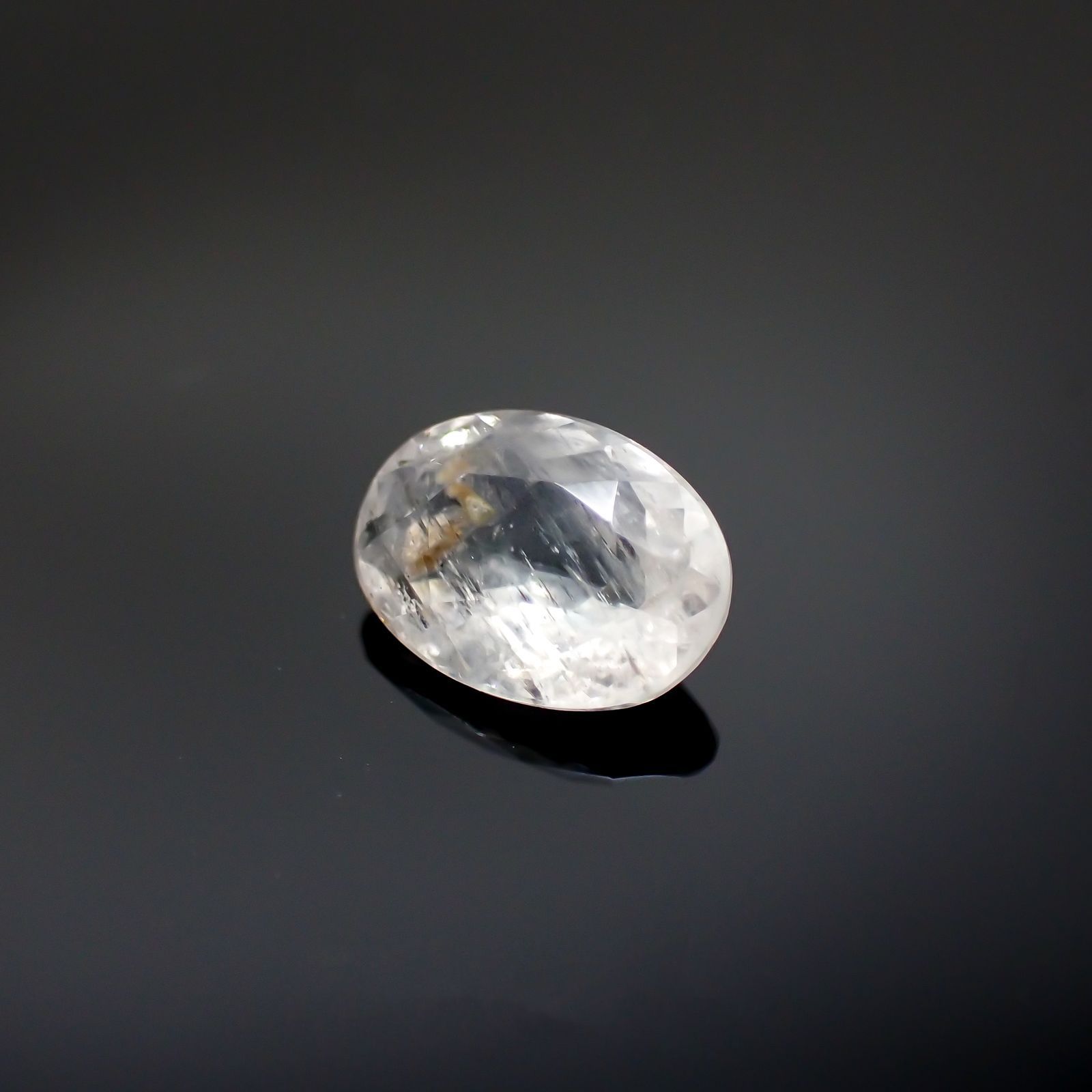 ユークレース(宝石名ユークレース)ブラジル産 0.838ct ソ付(彩珠)[230522044]7.3x5.3mm前後