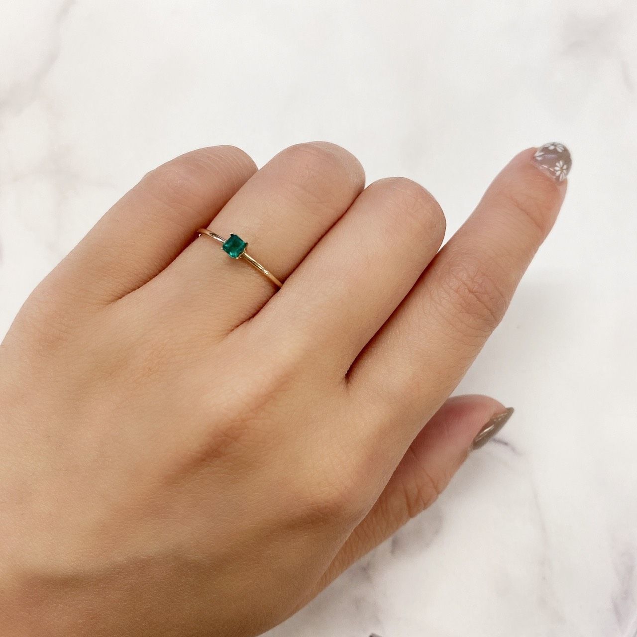 エメラルド(宝石名エメラルド) コロンビア産 0.13ct 識別済[201912837]3.2×2.6mm前後