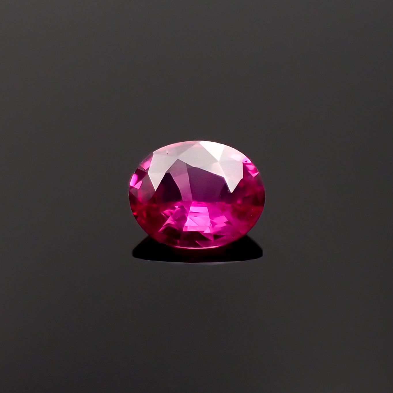 ルビー ビルマ/モザンビーク産 0.22ct[230622351]4.3x3.6mm前後