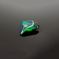 ◇バロック型◇ブラックオパール(宝石名オパール/加熱処理) エチオピア産 識別済 1.35ct / 11.9x7.7mm前後 [211013504]