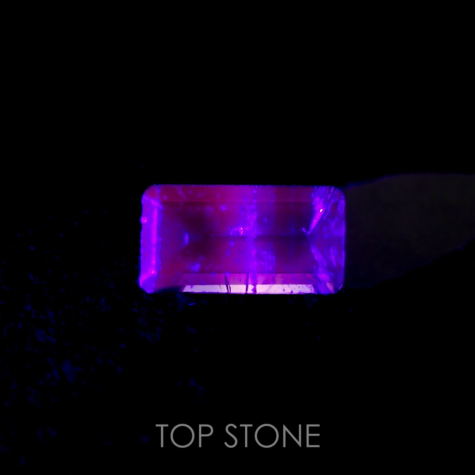 バイカラーサファイア(宝石名バイカラー・サファイア)マダガスカル産 1.41ct 識別済[220717079]8.1x4.4mm前後