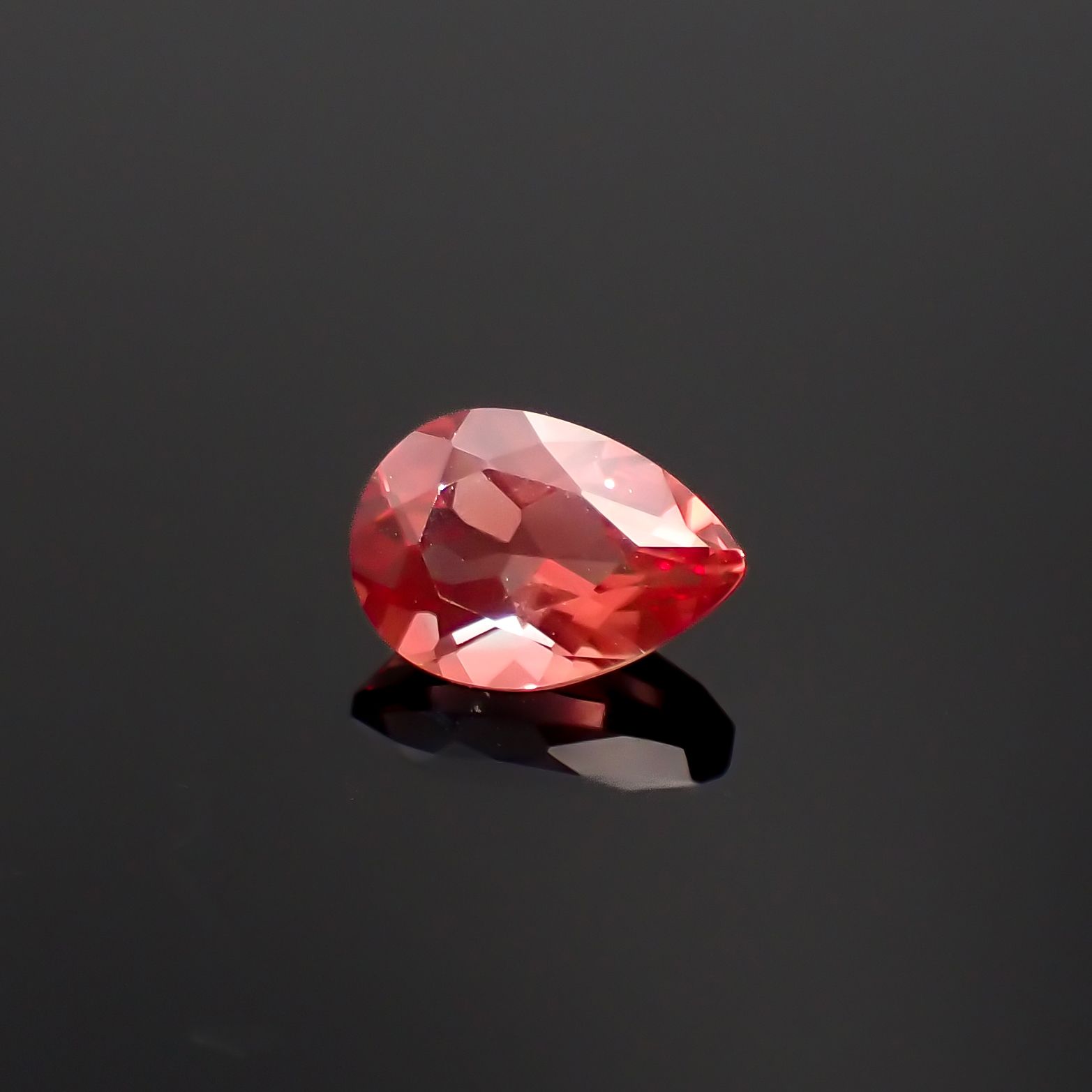 バイカラーアンデシン モンゴル産 0.70ct[231023570]7.2x5.1mm前後