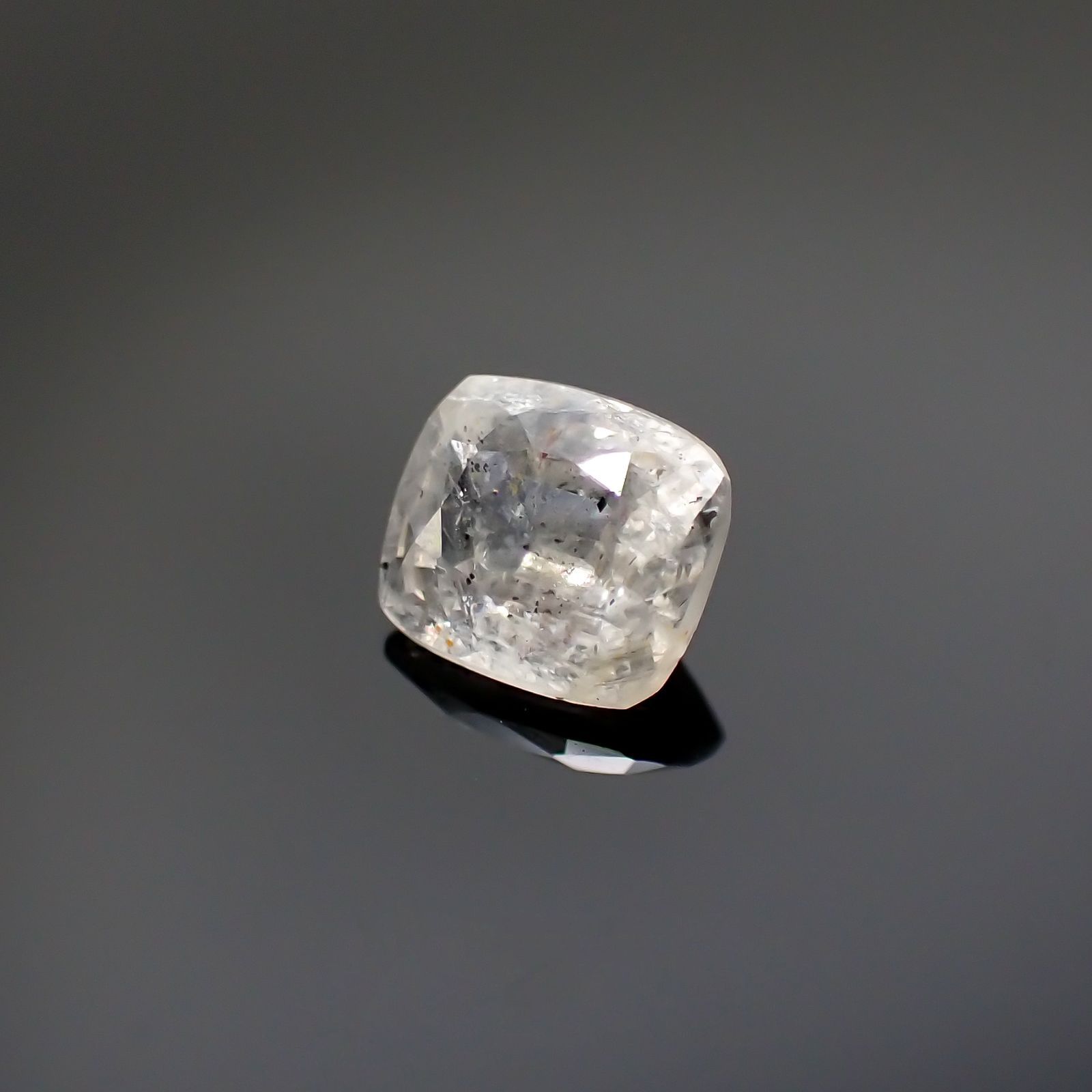 マスグラバイト(宝石名マスグラバイト) ビルマ・モゴク産 0.456ct ソ付(日独)[210510930]4.9×4.2mm前後