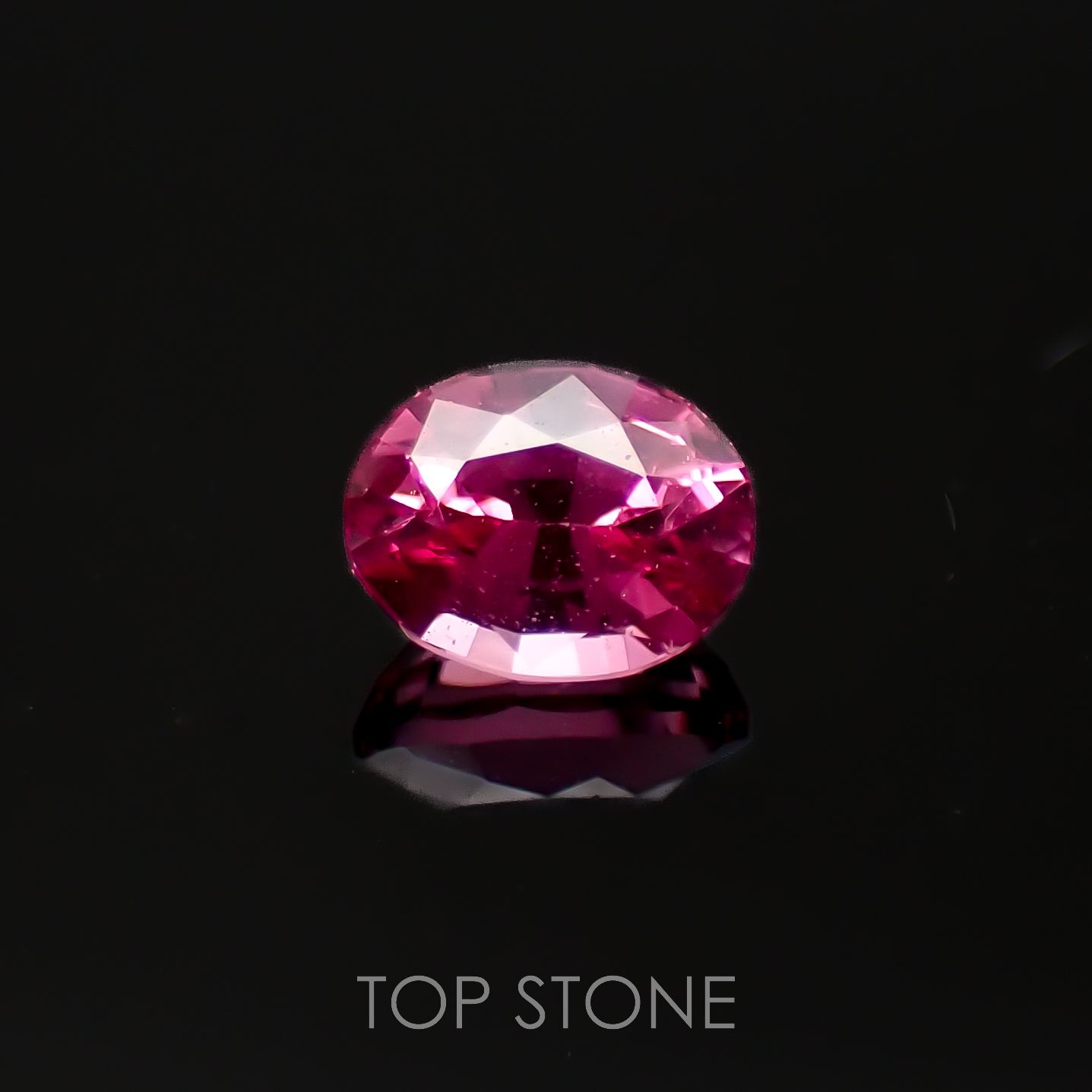 ホットピンクスピネル(宝石名ピンク・スピネル)タンザニア産 0.24ct 識別済[220817354]4x3.1mm前後