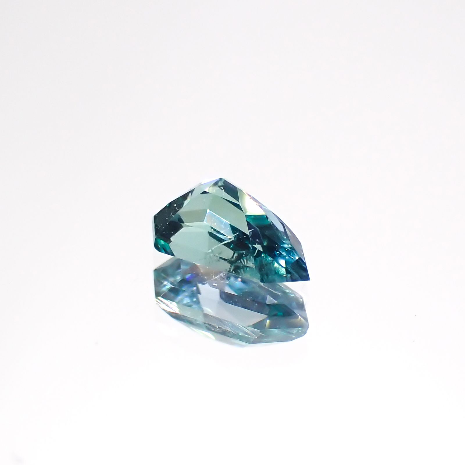 ◇カスタムカット◇ブルーコーネルピン タンザニア産 0.36ct[231224501]5.9x3.7mm前後