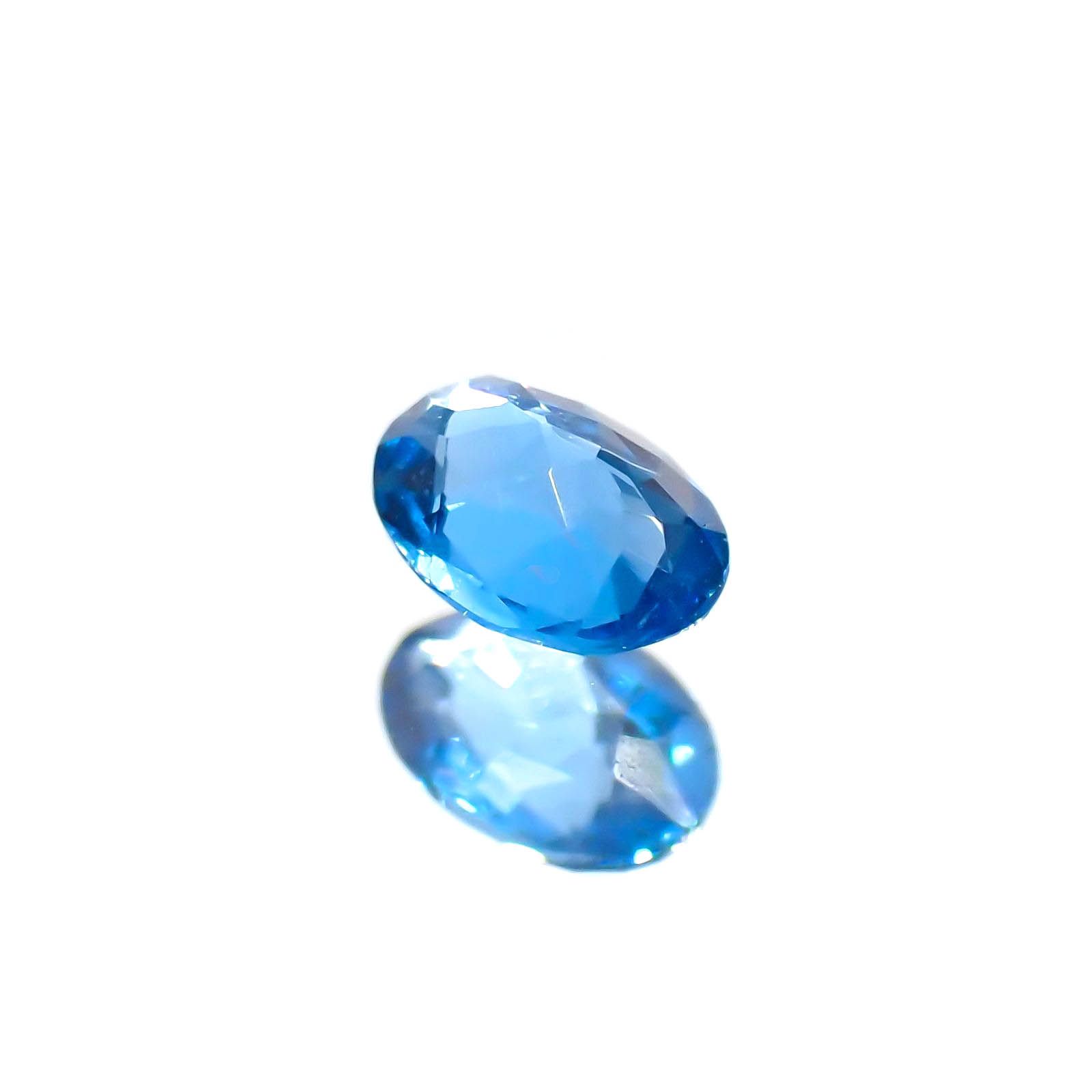 アウイナイト フルオレッセンス(宝石名アウイナイト)ドイツ産 0.12ct 識別済[250114542]3.9x2.8mm前後