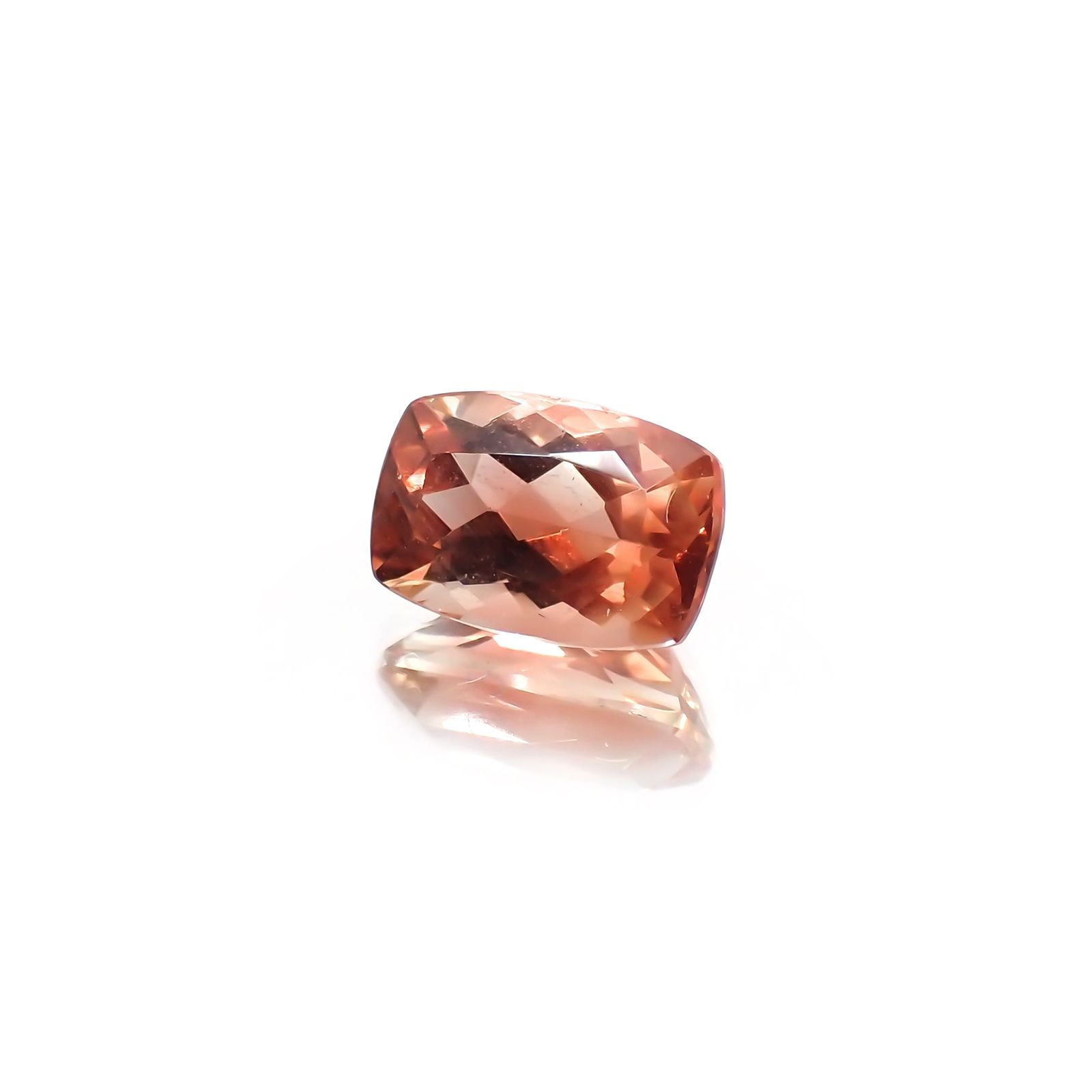 オレゴンサンストーン(宝石名ラブラドライト)アメリカ・オレゴン州産 識別済 1.77ct / 9x6.2mm前後 [230421893]